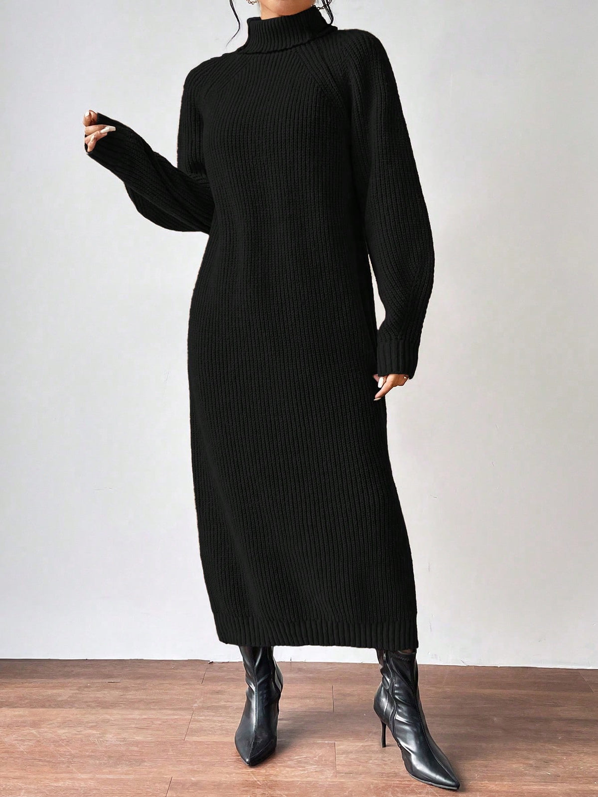 Robe-pull Aalyst à col roulé et manches raglan pour femme, noir