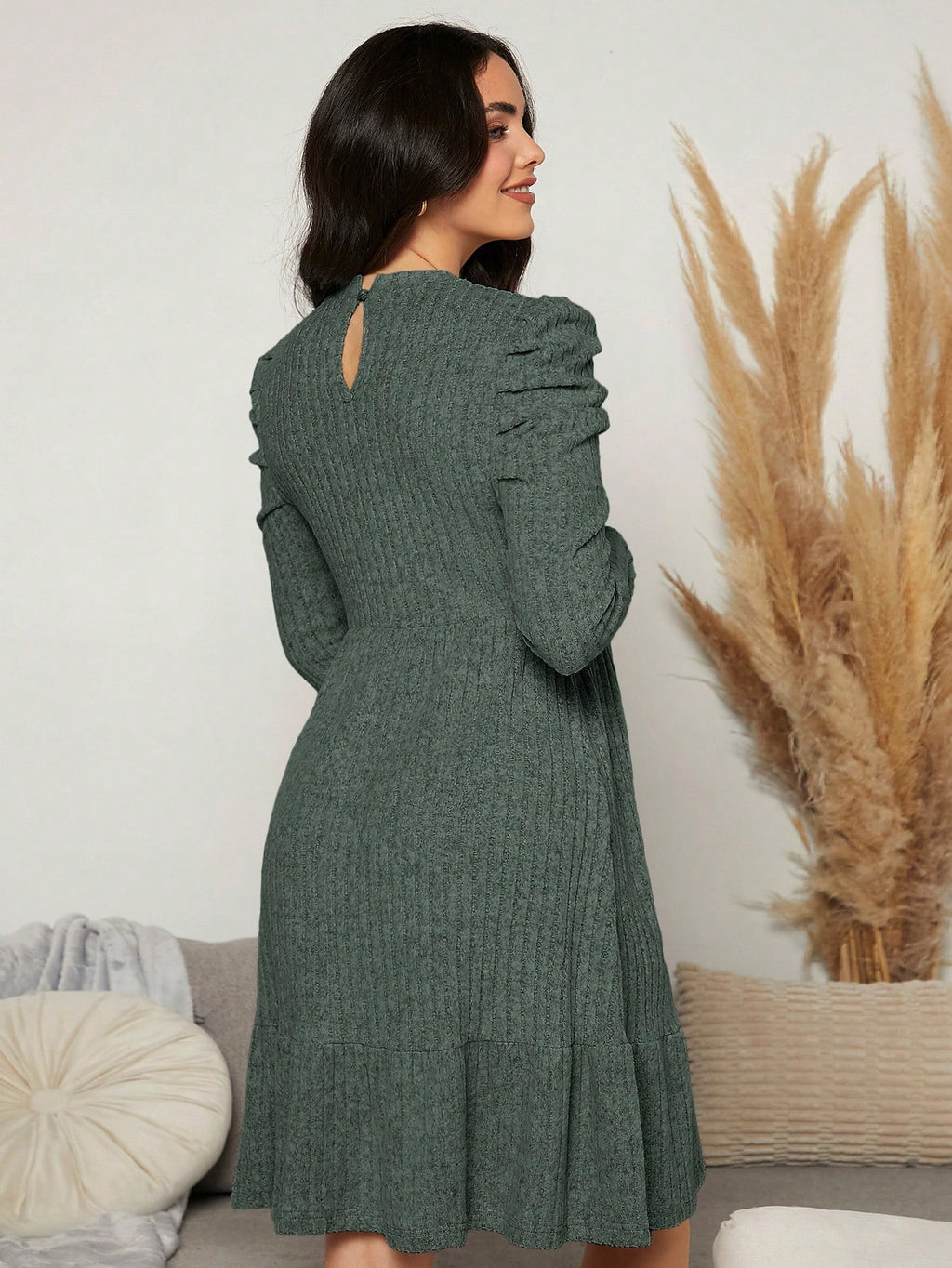 Robe-pull asymétrique de maternité à manches gigot