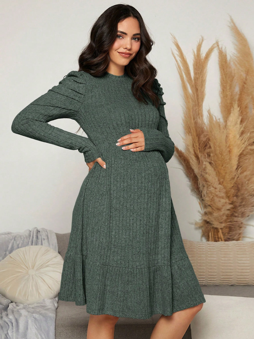 Robe-pull asymétrique de maternité à manches gigot