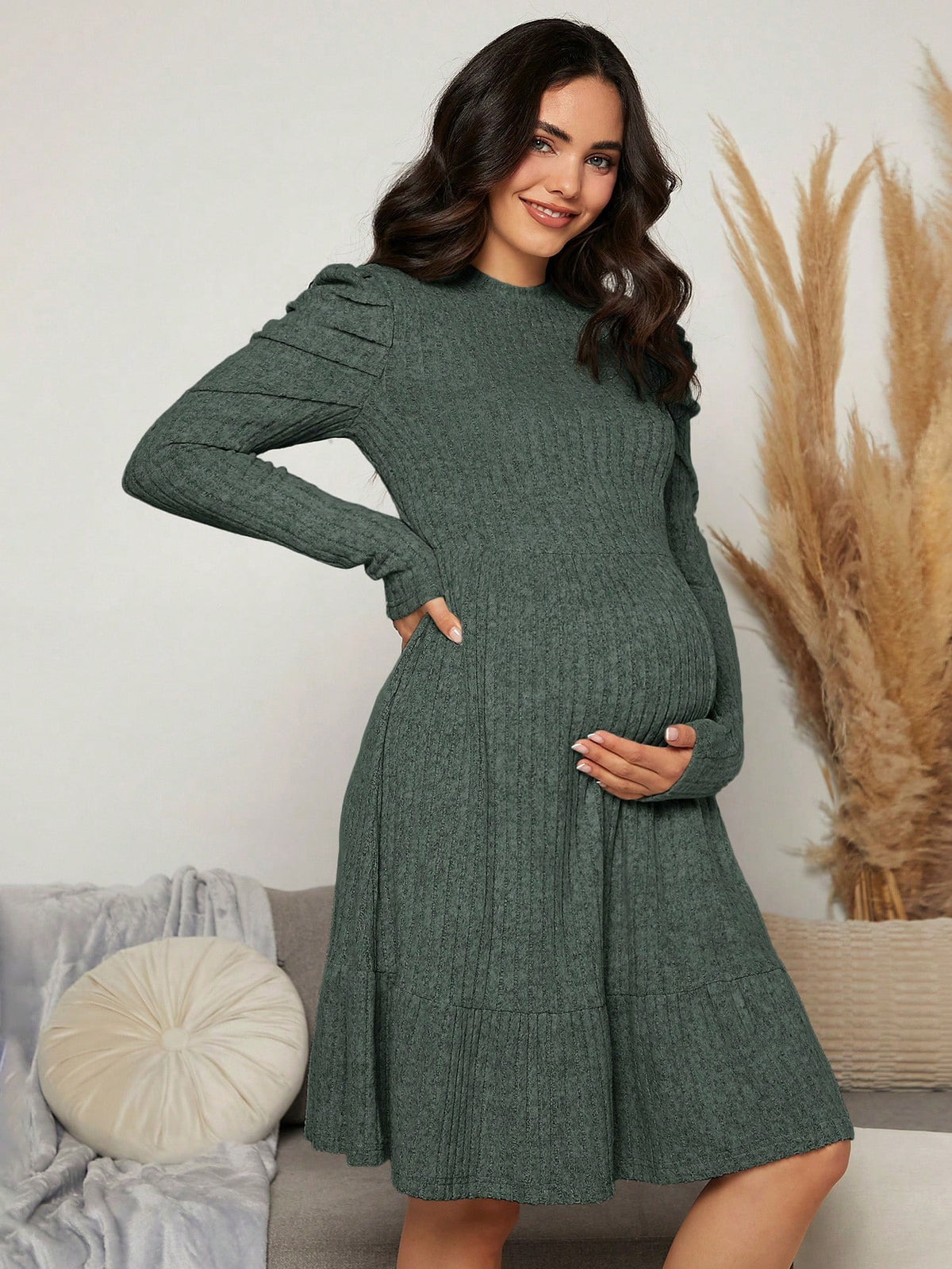 Robe-pull asymétrique de maternité à manches gigot