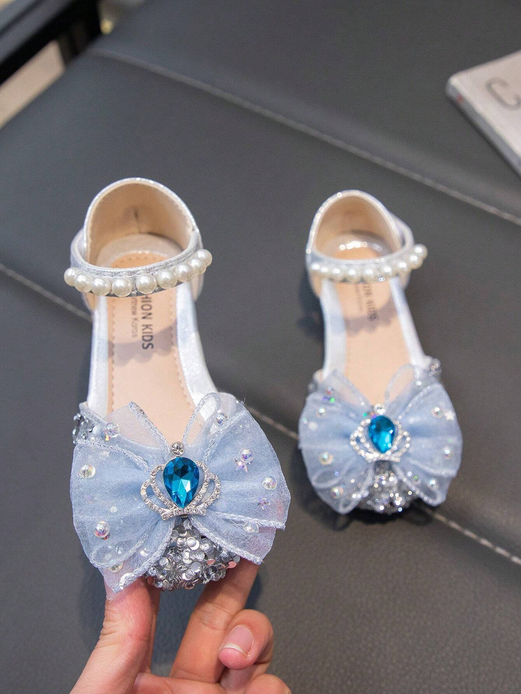 Fashionable & Cute Kids' Flat Shoes With Rhinestones For Girls Silver