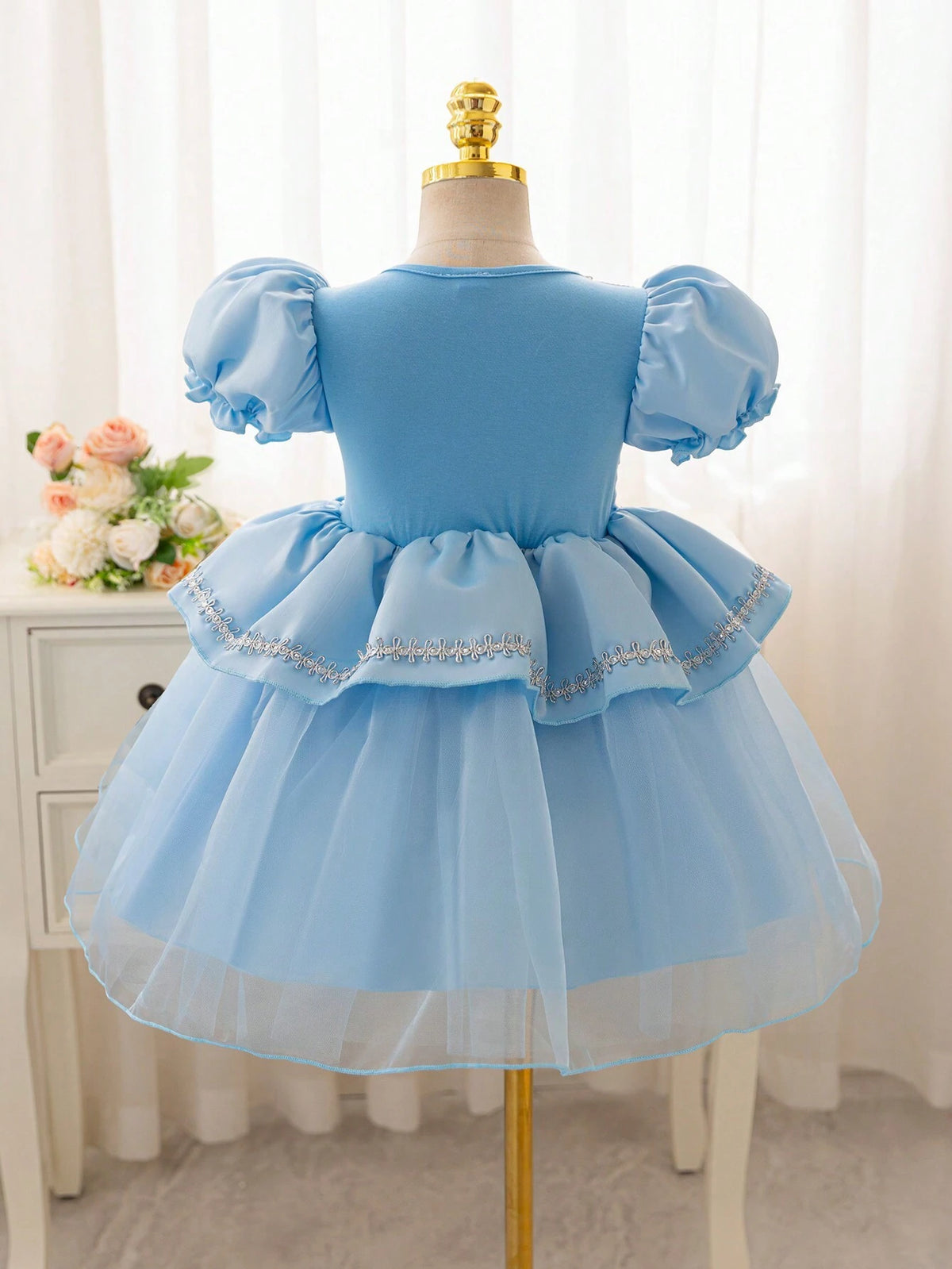 Young Girl Gemstone Mesh Bubble Sleeve Ball Dress