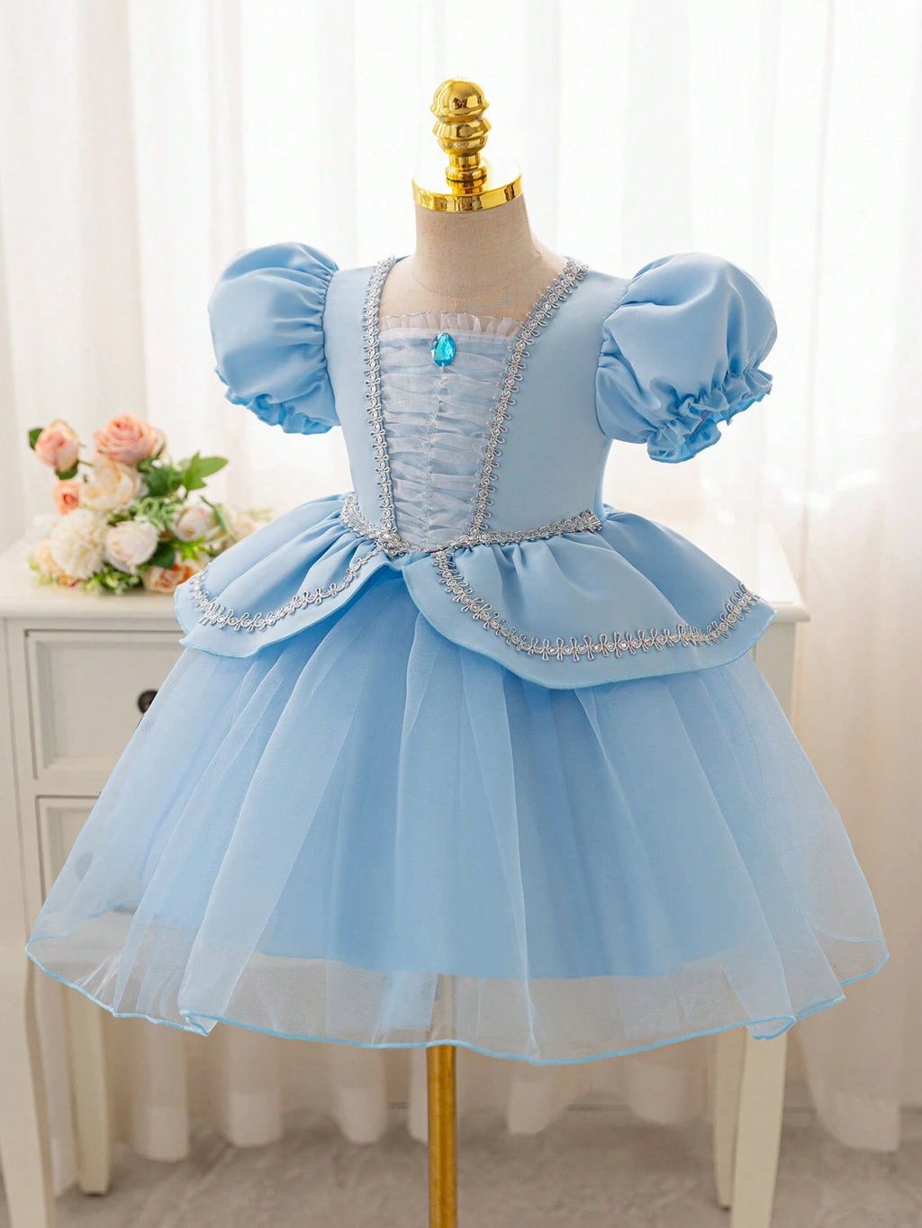 Robe de bal à manches bouffantes et détails en strass pour jeune fille