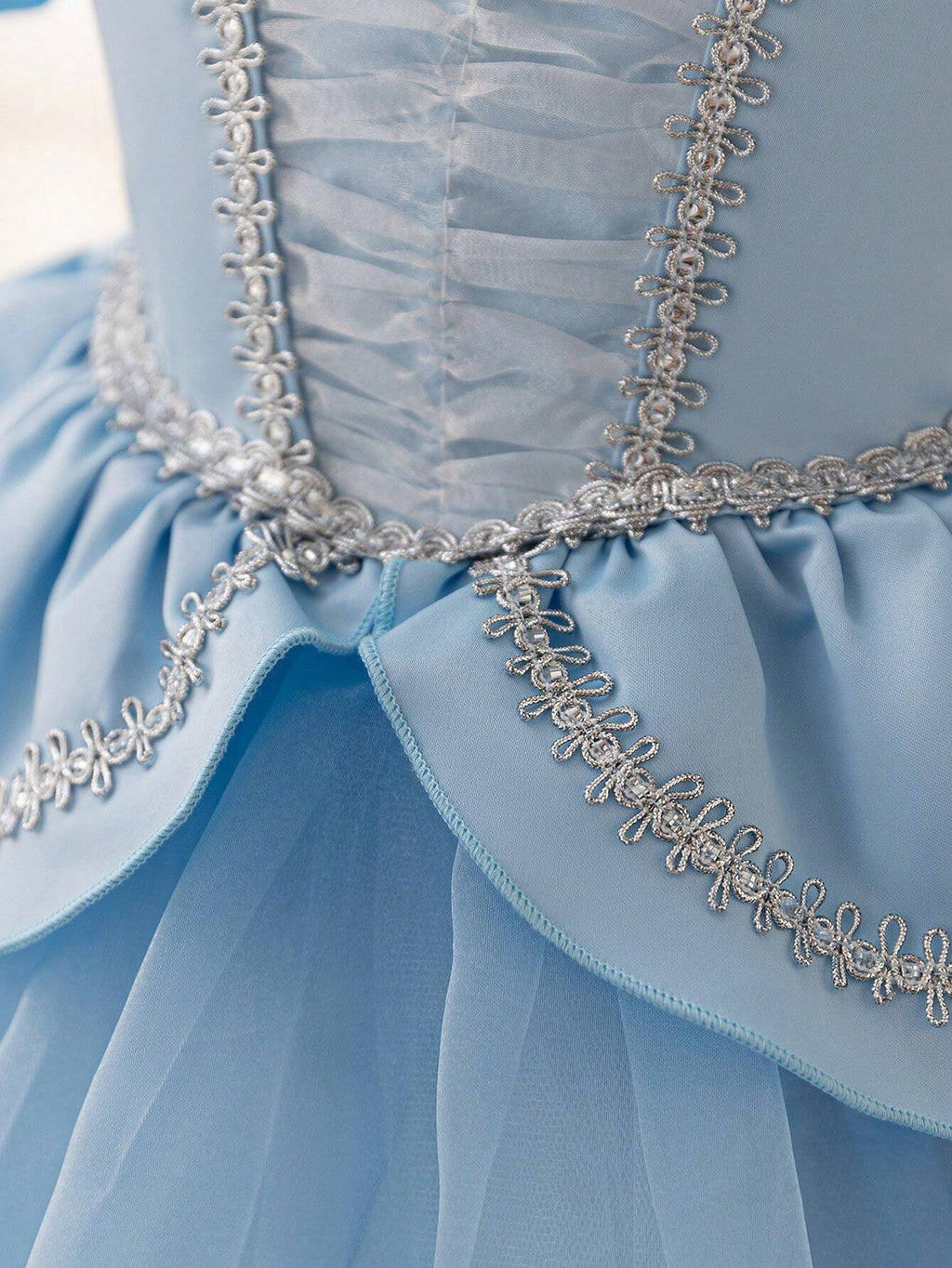 Robe de bal à manches bouffantes et détails en strass pour jeune fille