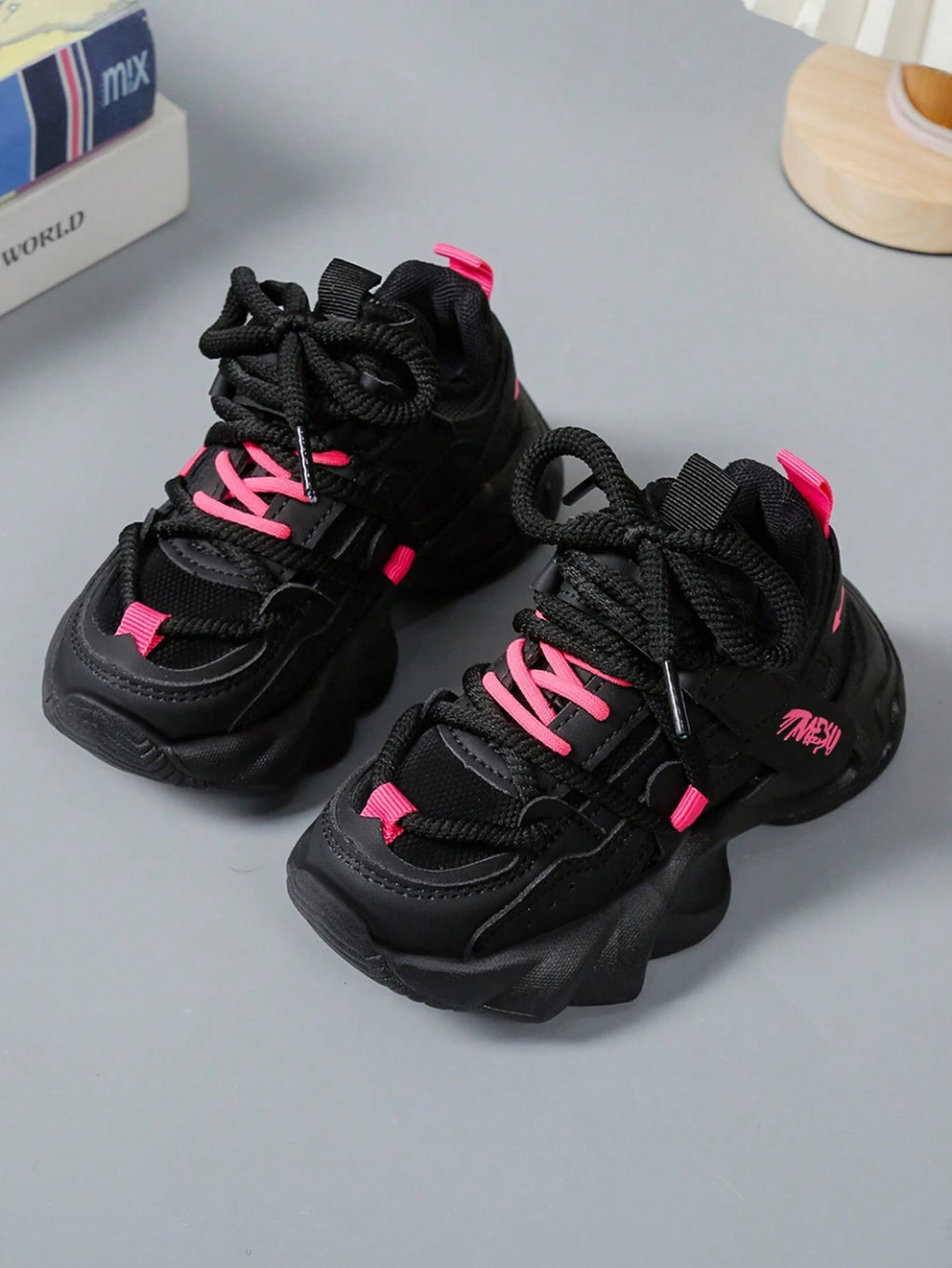 Kids' Minimalist Low-Top Outdoor Running Shoes