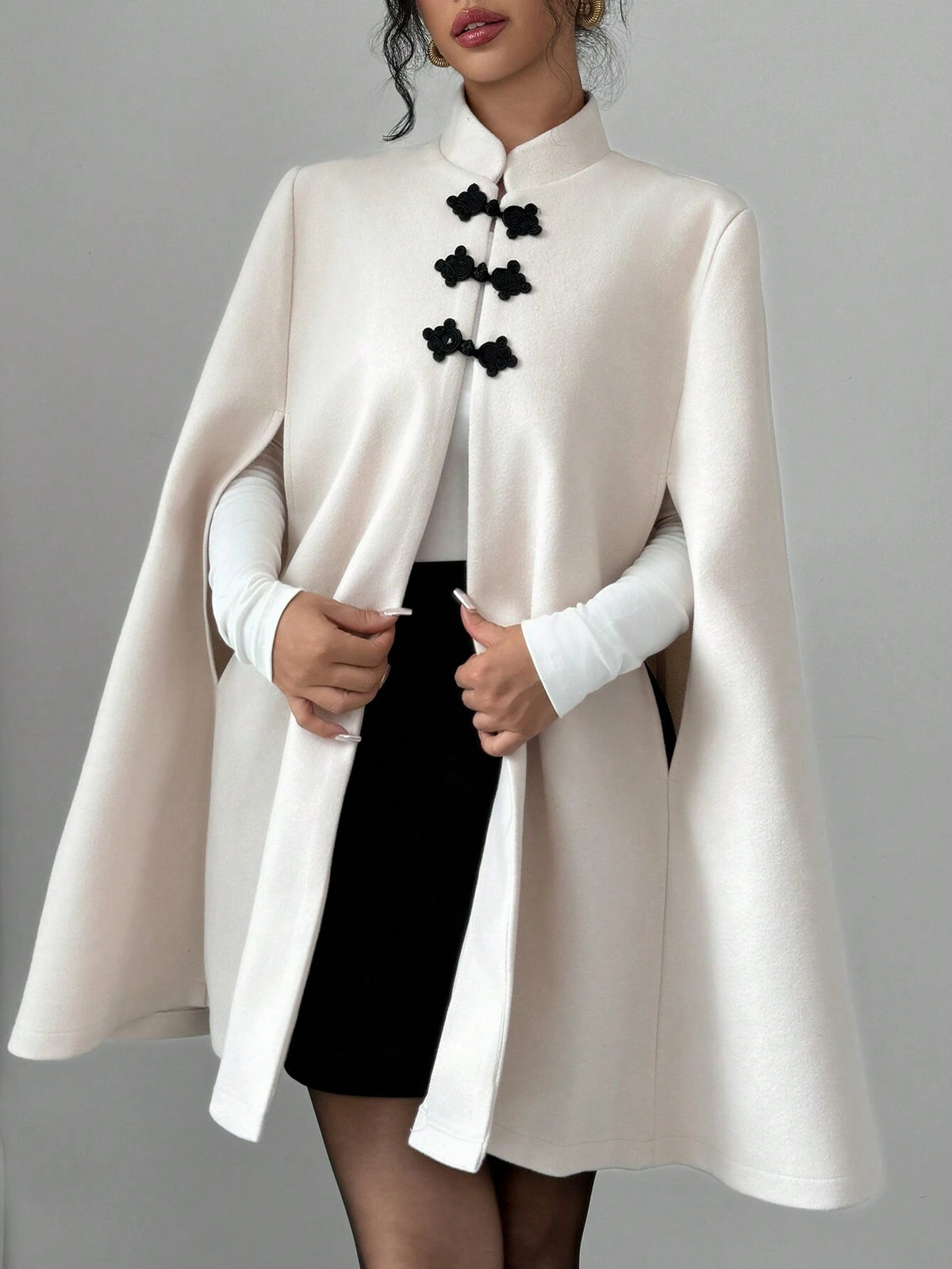 Manteau style cape à col montant et contrastes, couleur abricot, style chinois Elenzga