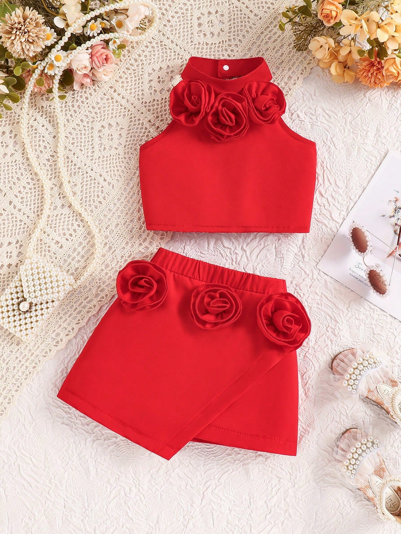 Ensemble 2 pièces bébé fille t-shirt sans manches fleuri boutonné et jupe rouge