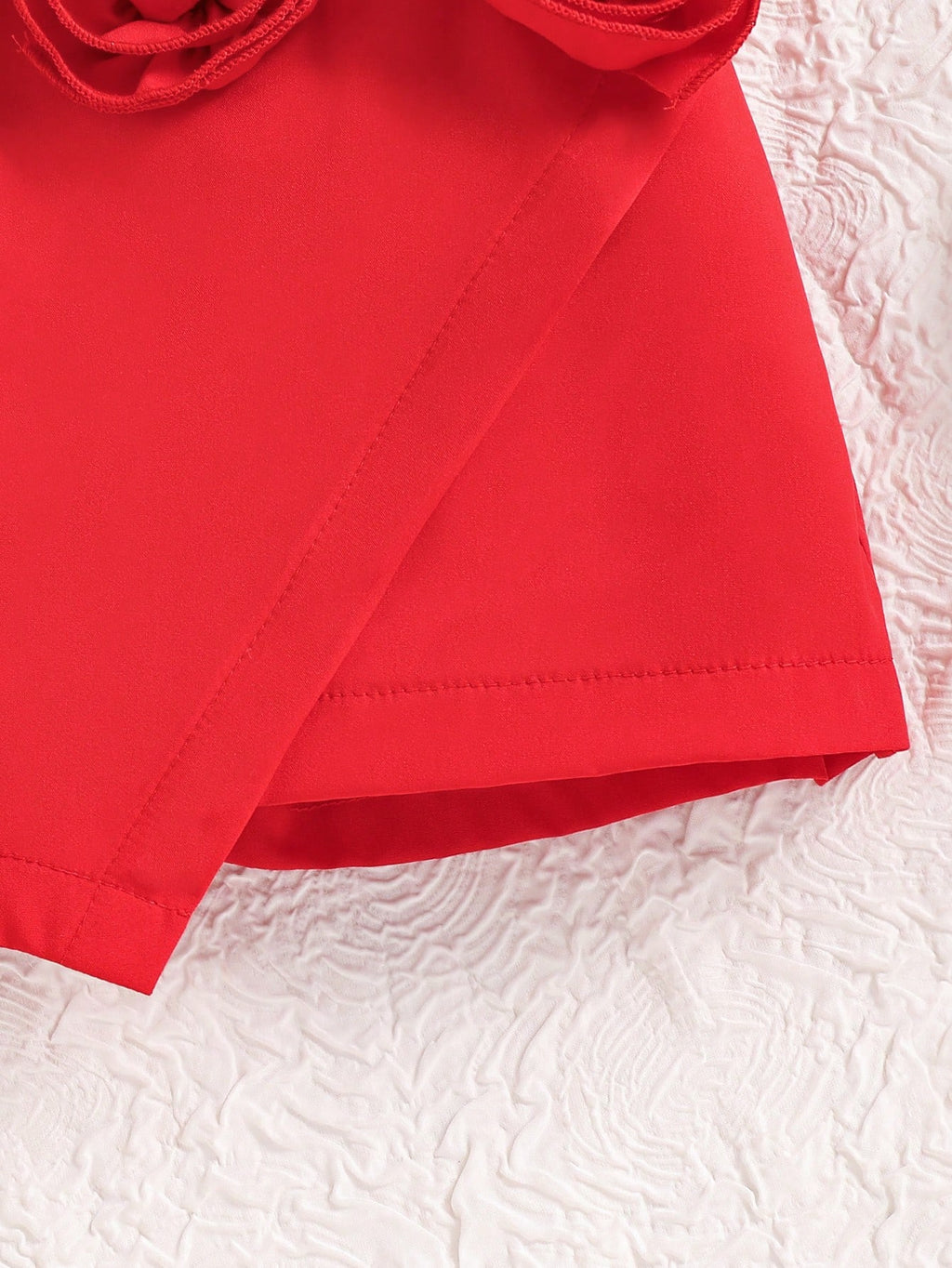 Ensemble 2 pièces bébé fille t-shirt sans manches fleuri boutonné et jupe rouge