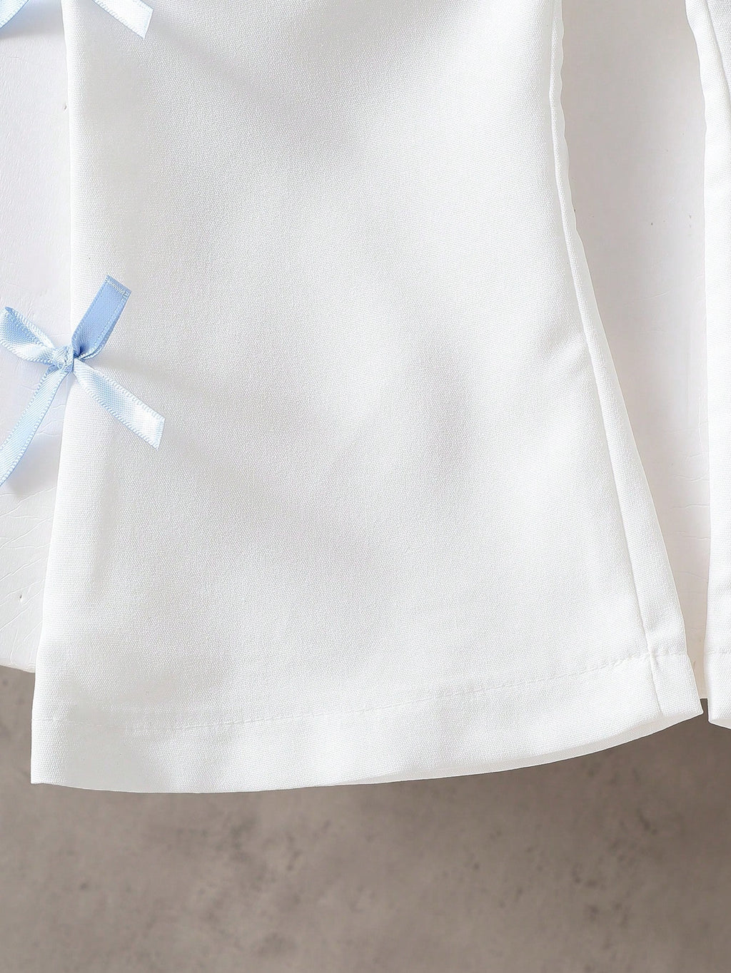 SHEIN Ensemble Filles Chemise à Nœud et Pantalon Blanc Motifs Bleus