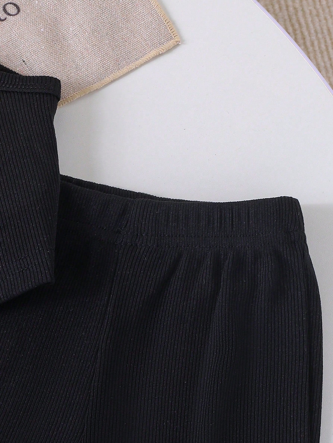 Ensemble 2 pièces pour bébé fille : débardeur à fines bretelles fleuri + pantalon évasé à volants fleuri, été noir