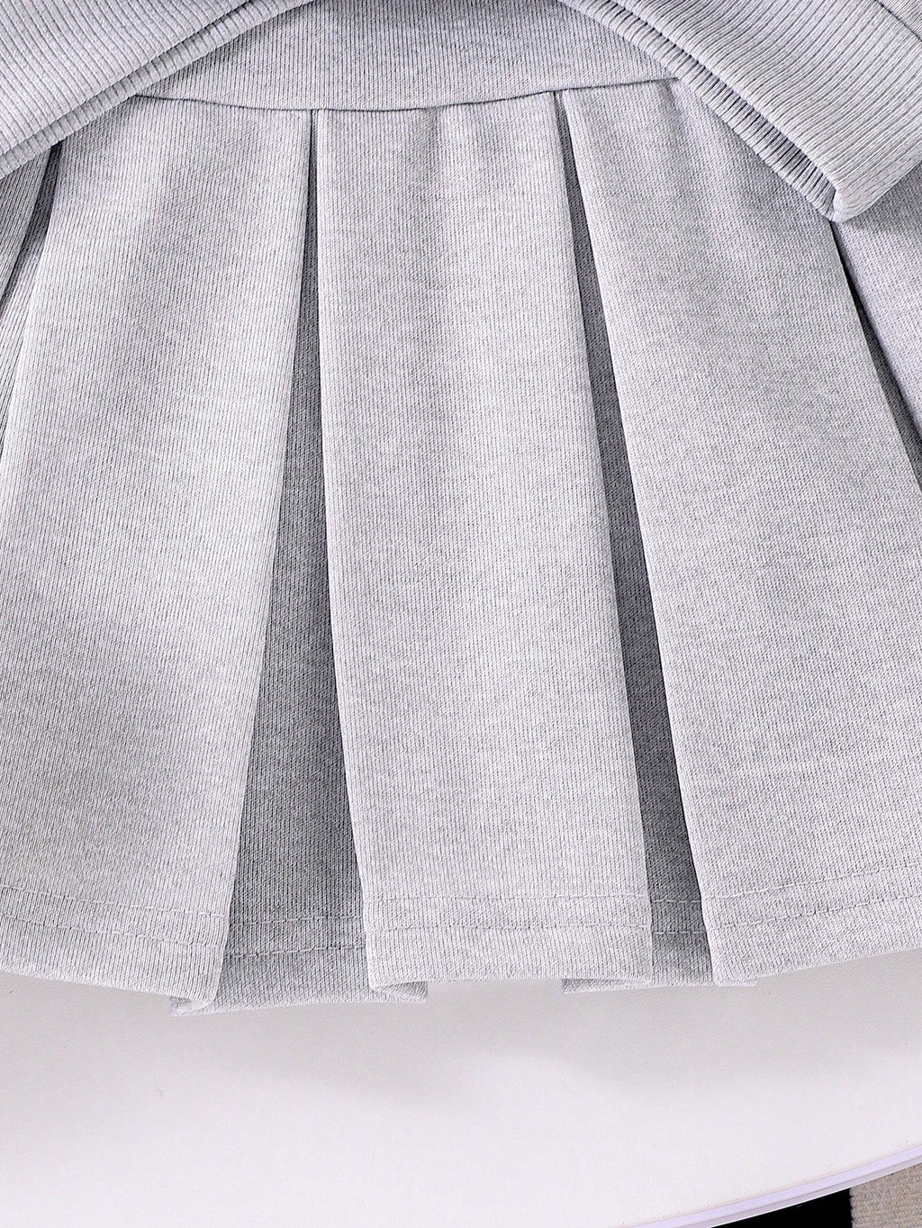 Young Girl Letter Print Collared Sweatshirt Pleated Skirt 2 Piece Set