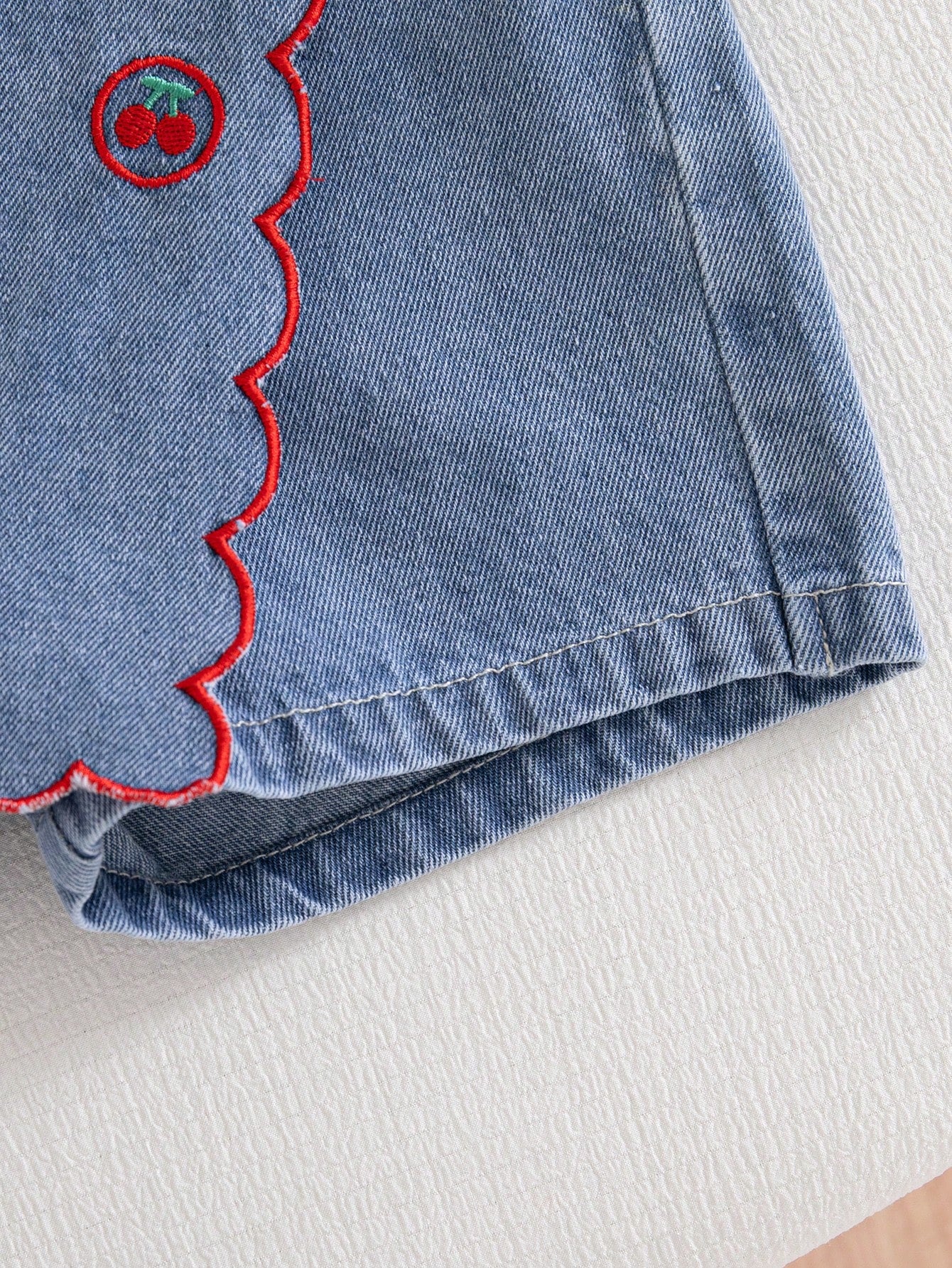 SHEIN Vintaside Ensemble tricoté et jupe en jean cerise pour bébé fille