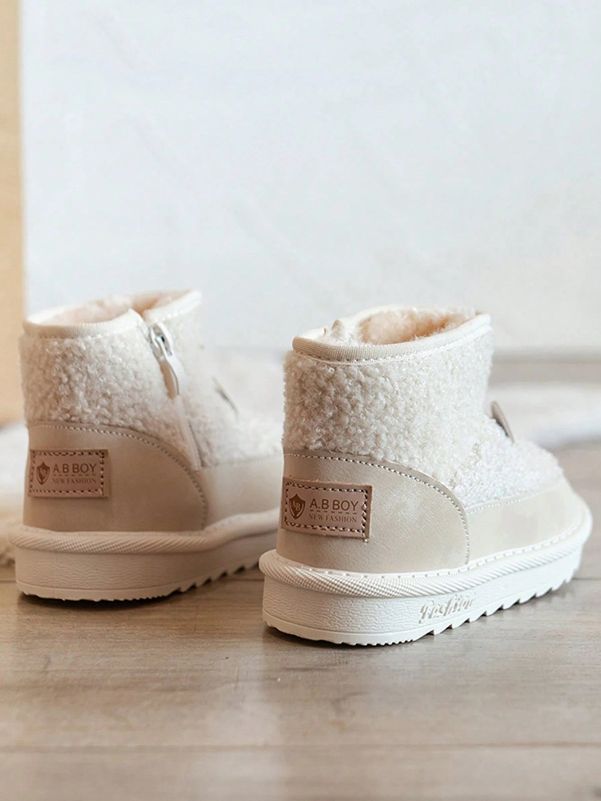 Cartoon Warm Zipper Snow Boots 1 Pair - Beige