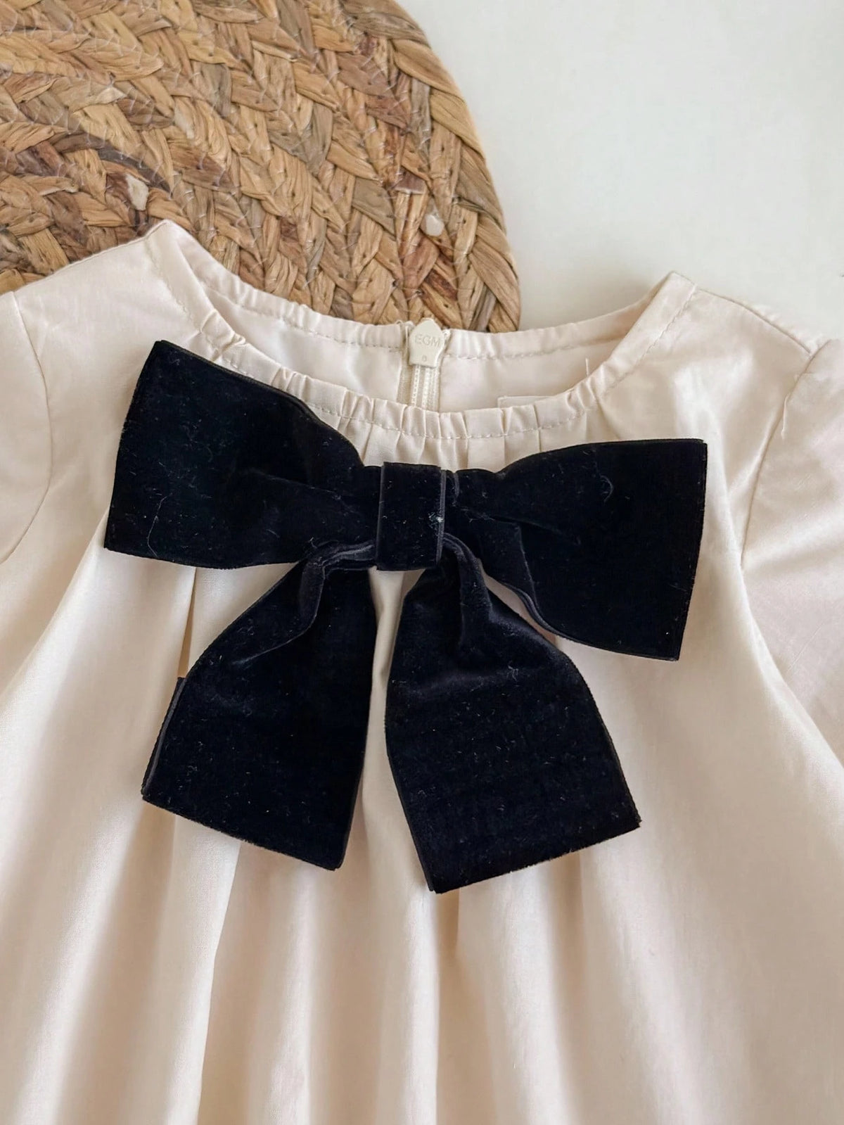 Robe ample à manches longues avec nœud pour nouveau-né fille