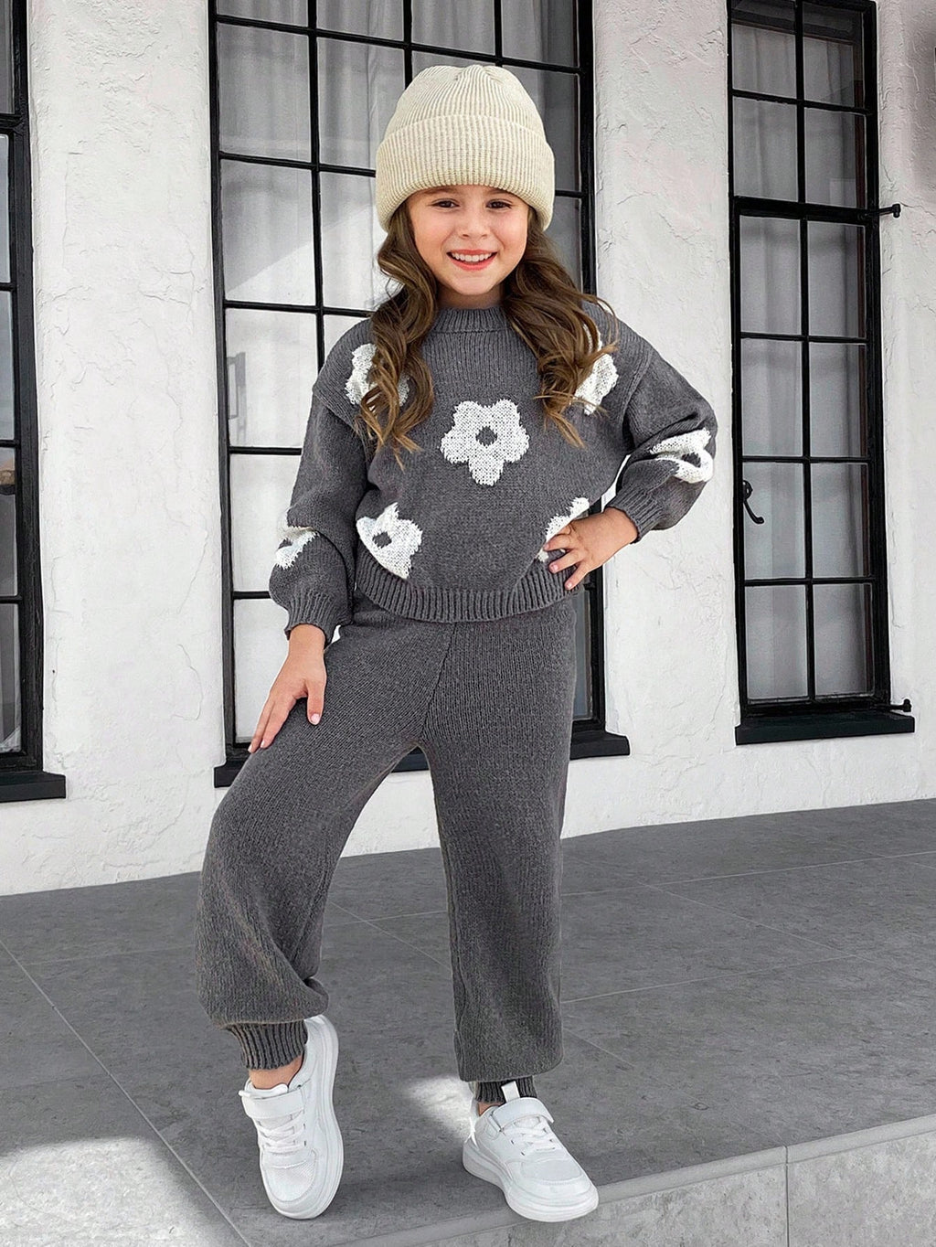Young Girl Floral Pattern Knit Sweater Pants 2 Piece Set