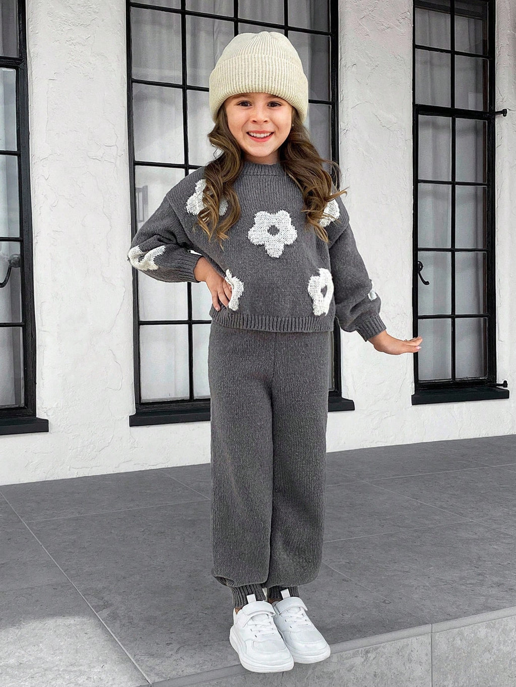 Young Girl Floral Pattern Knit Sweater Pants 2 Piece Set