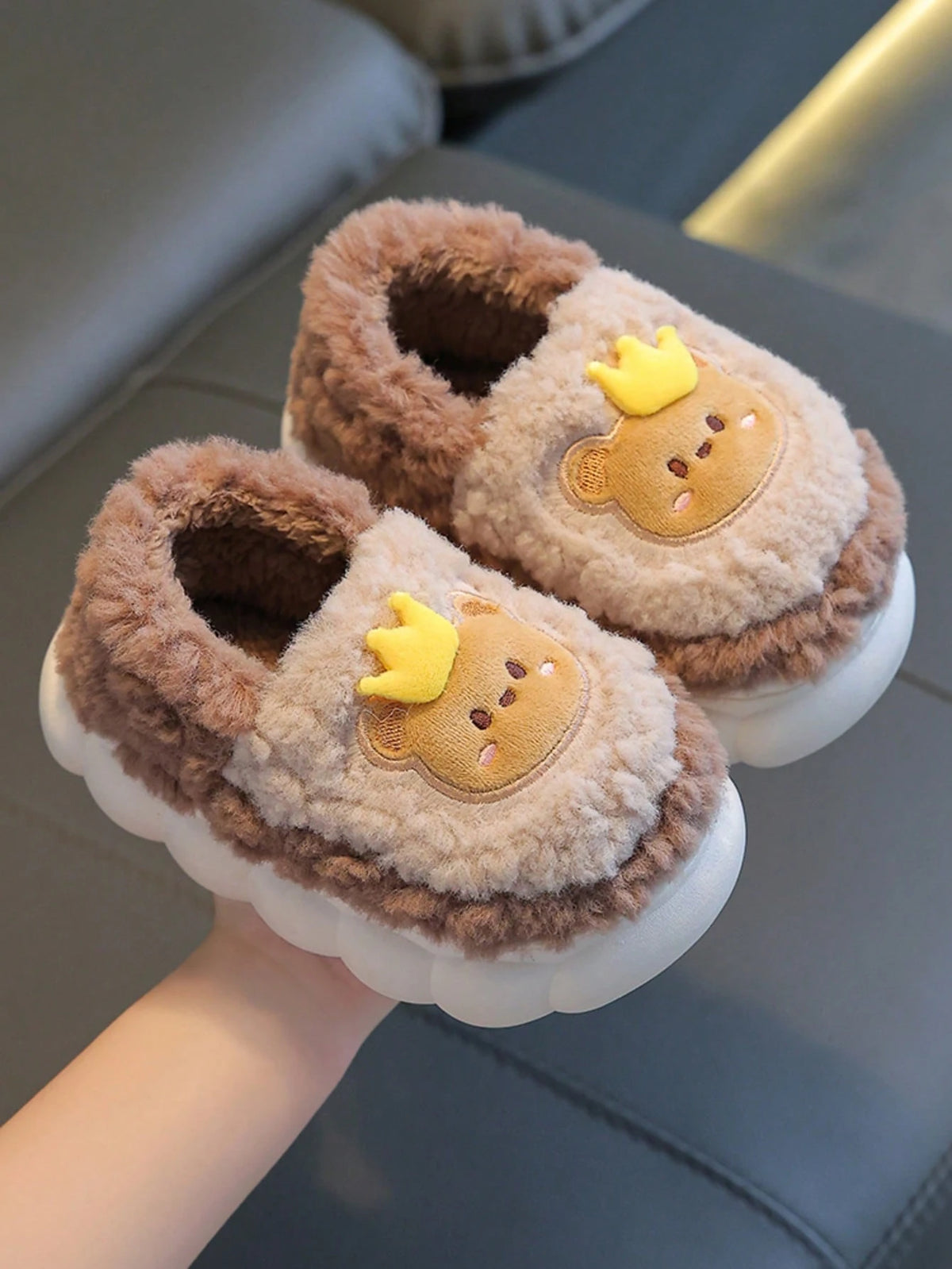 Pantoufles chaudes en peluche à motif dessin animé pour garçon - Kaki (1 paire)