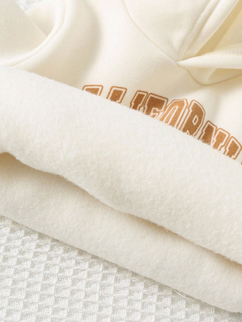 Ensemble 3 pièces Cozy Pixies pour bébé garçon : sweat à capuche, gilet et pantalon imprimés, couleur abricot