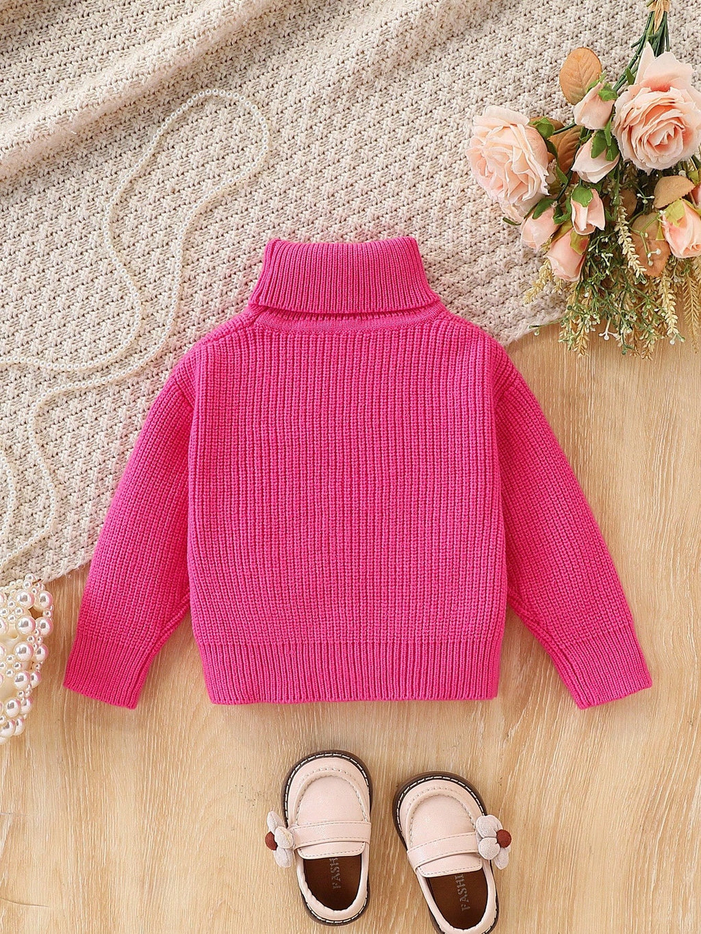 Pull tricoté à col roulé rouge à manches longues pour bébé fille