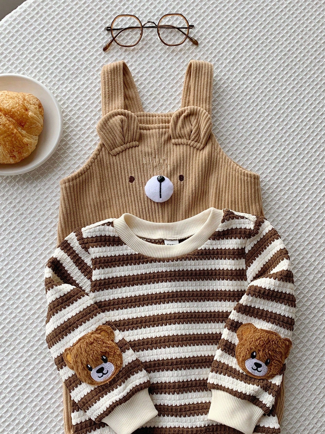 Salopette en velours côtelé et sweatshirt rayé pour bébé, ensemble 2 pièces