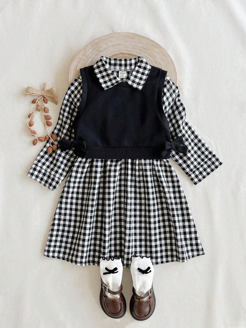 Ensemble Fille Robe Carreaux & Gilet Tricoté