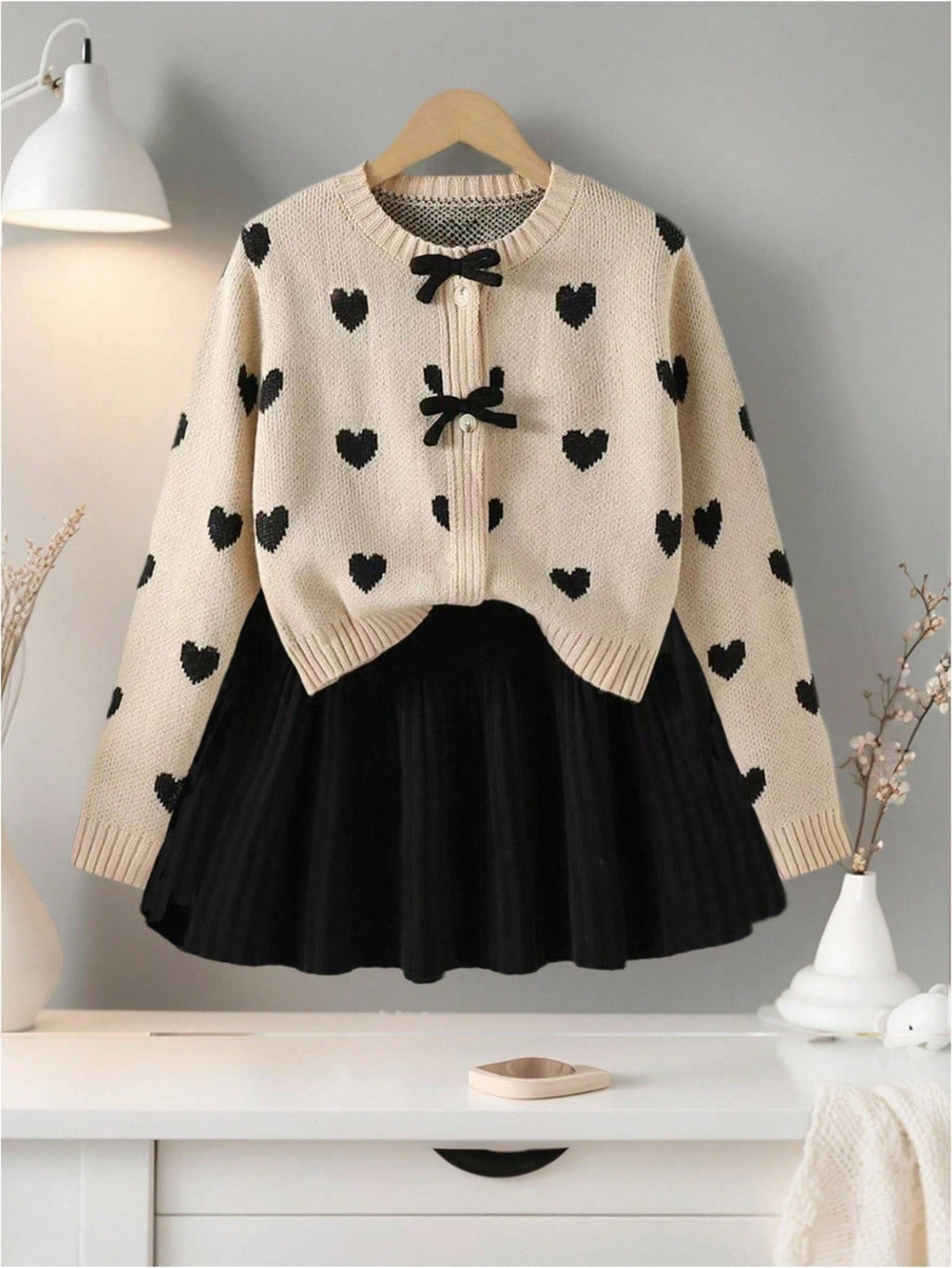Ensemble Fille Veste Pull Beige Cœur & Jupe Noire
