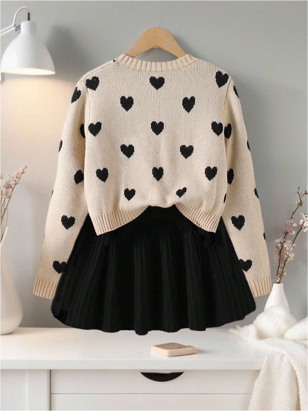 Ensemble Fille Veste Pull Beige Cœur & Jupe Noire