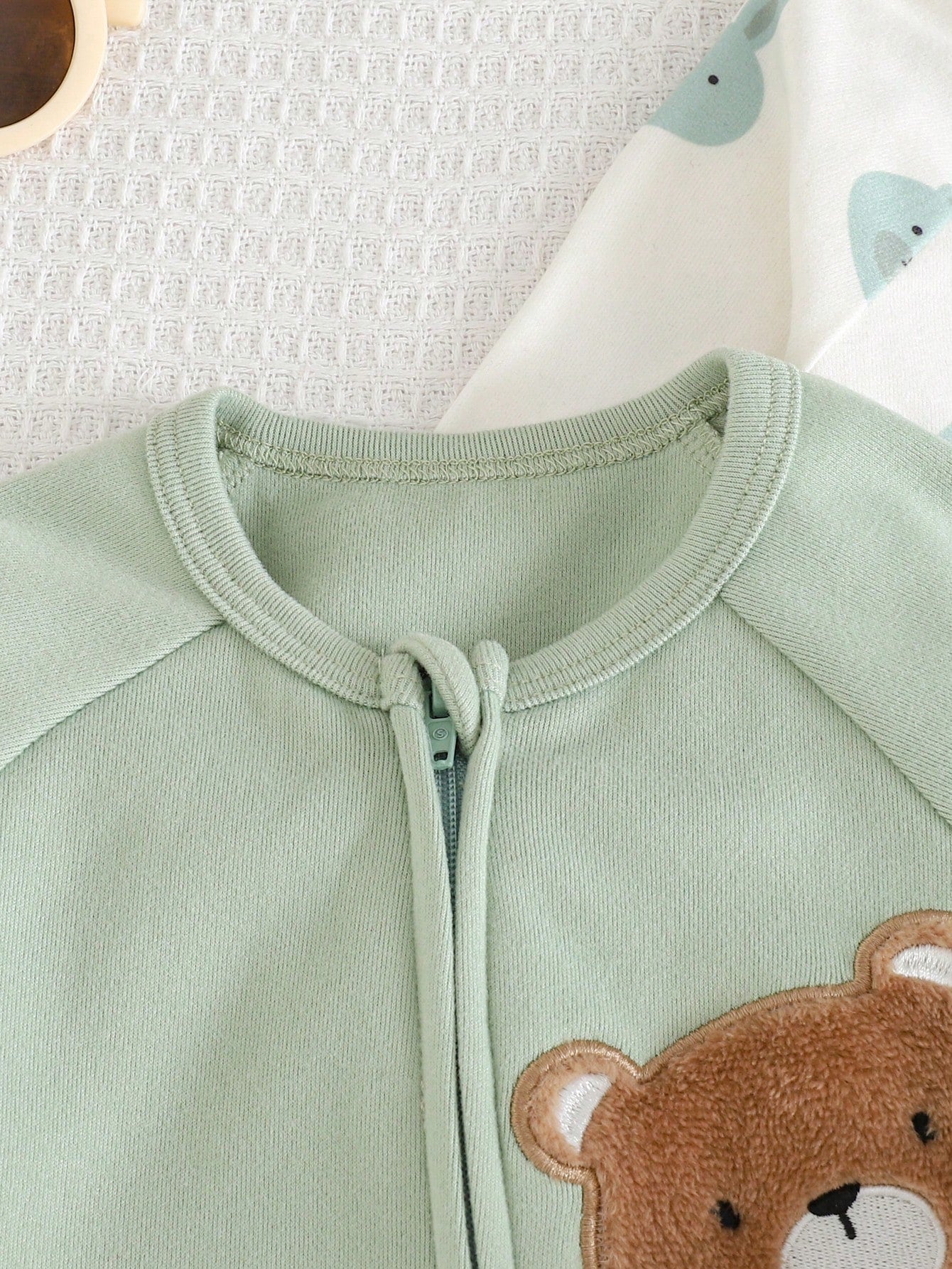 Ensemble grenouillère tricotée unisexe Cozy Pixies motif animal de dessin animé, vert