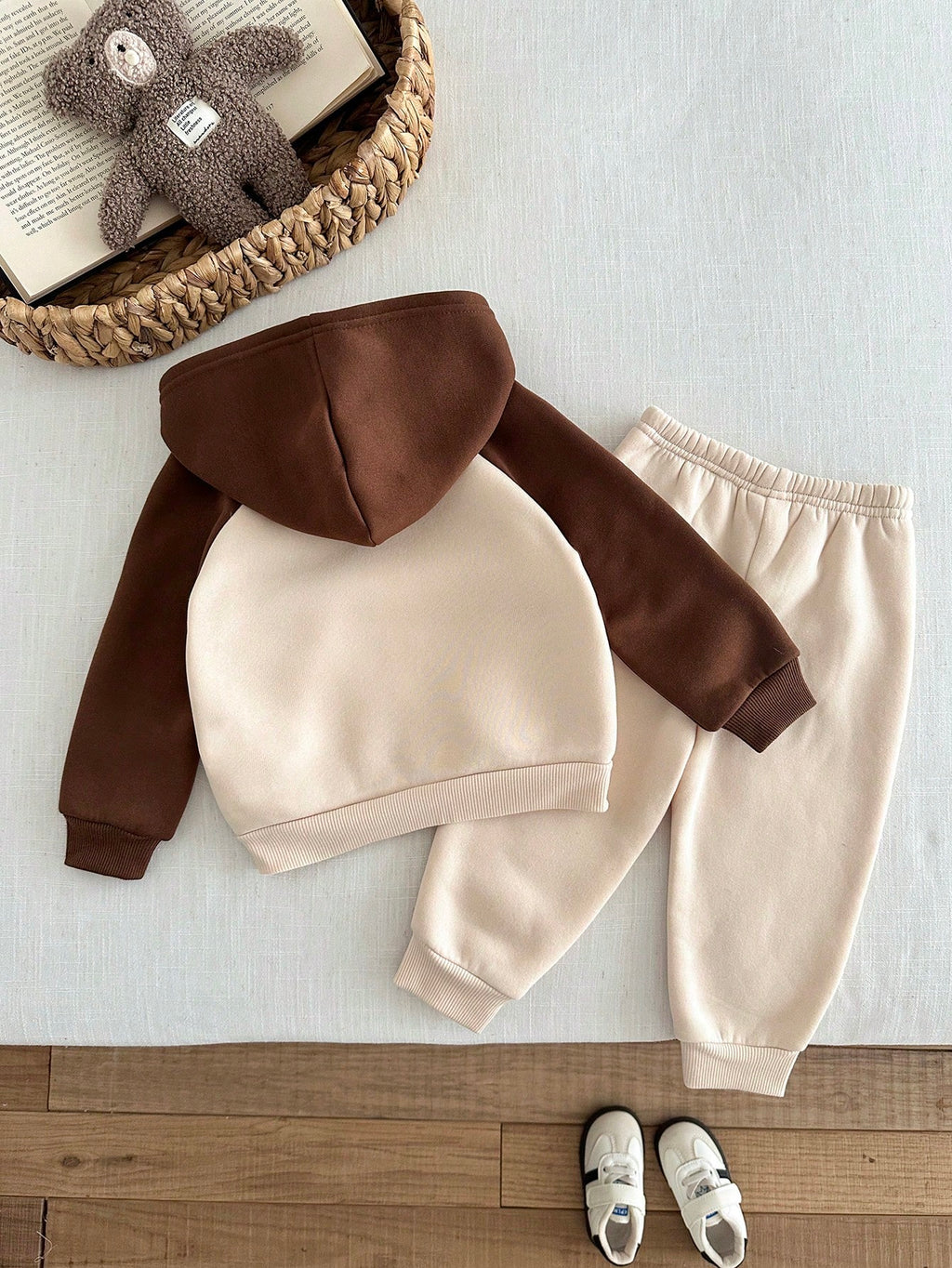 Ensemble 2 pièces pour bébés garçons, motif ours de dessin animé, veste d'automne à manches raglan de couleur contrastée et pantalon épais doublé thermique à taille élastique, adapté à l'hiver, noir et blanc