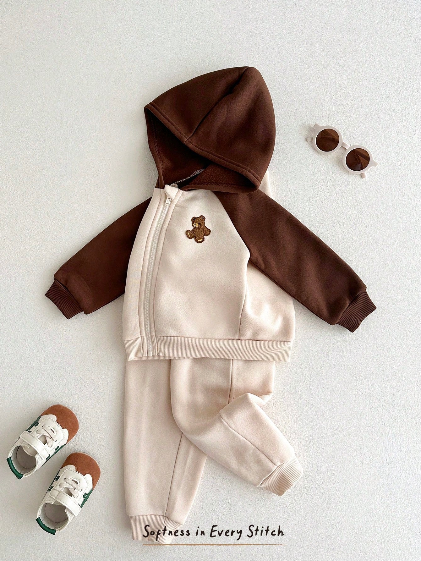 Ensemble 2 pièces pour bébés garçons, motif ours de dessin animé, veste d'automne à manches raglan de couleur contrastée et pantalon épais doublé thermique à taille élastique, adapté à l'hiver, noir et blanc
