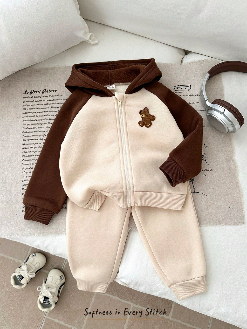 Ensemble 2 pièces pour bébés garçons, motif ours de dessin animé, veste d'automne à manches raglan de couleur contrastée et pantalon épais doublé thermique à taille élastique, adapté à l'hiver, noir et blanc