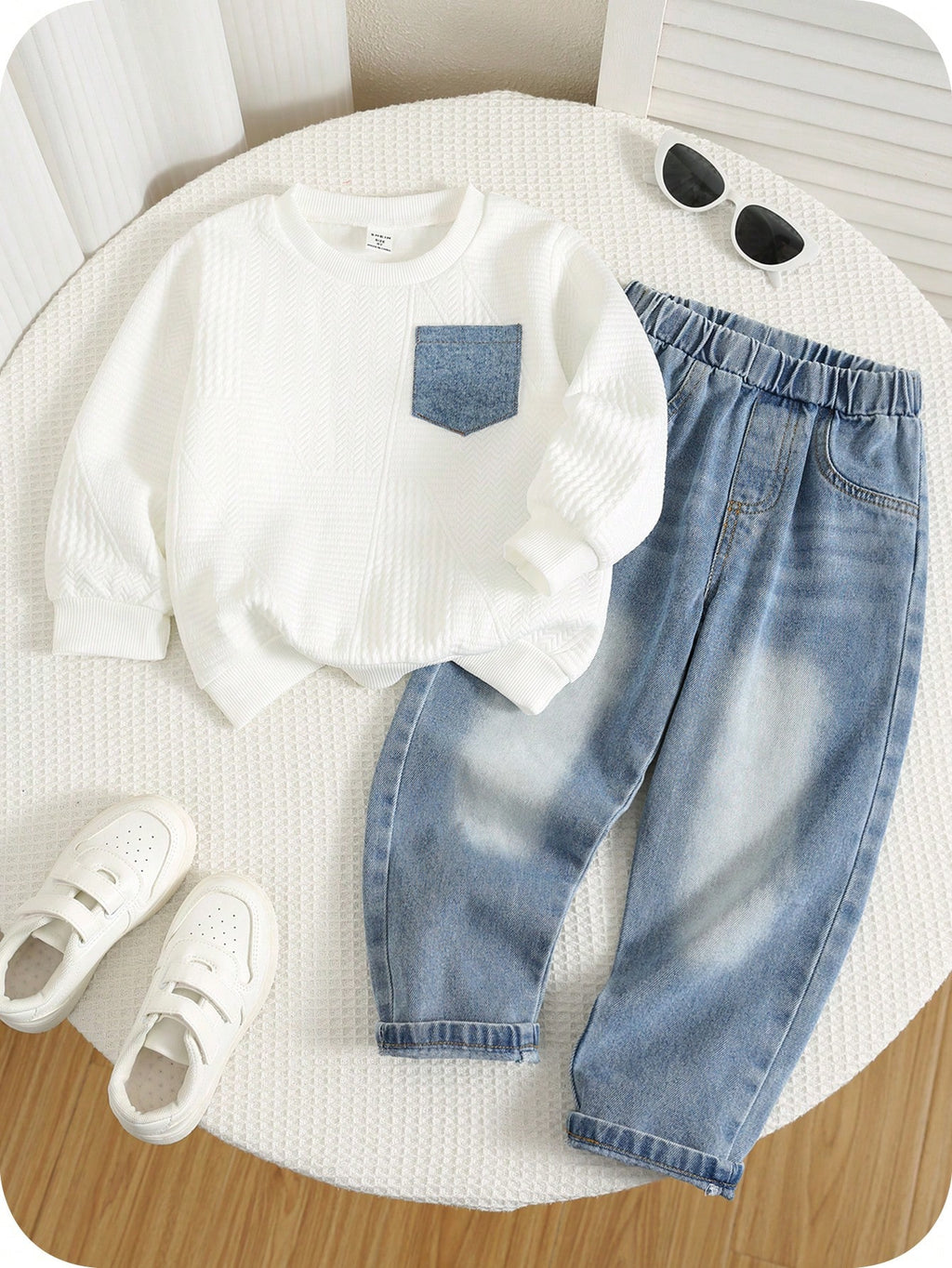 Ensemble sweat d'automne et pantalon en jean bleu Bambinoo x Playful Pals pour garçons