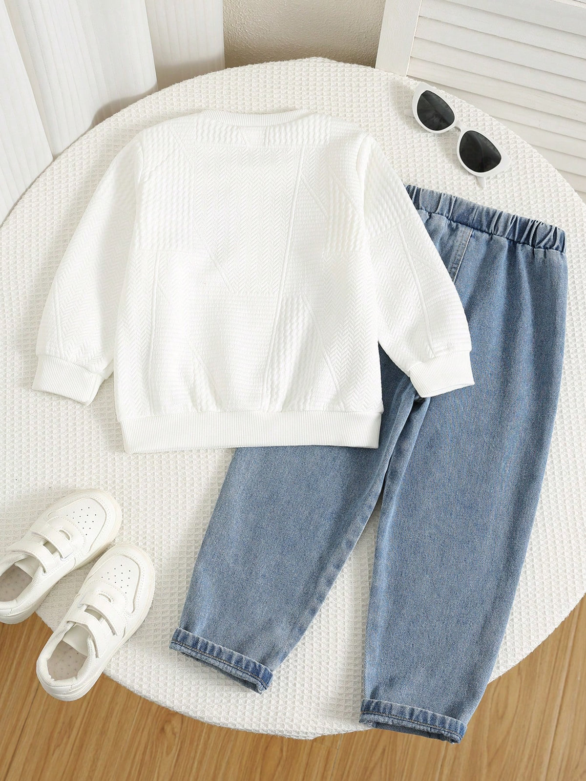 Ensemble sweat d'automne et pantalon en jean bleu Bambinoo x Playful Pals pour garçons