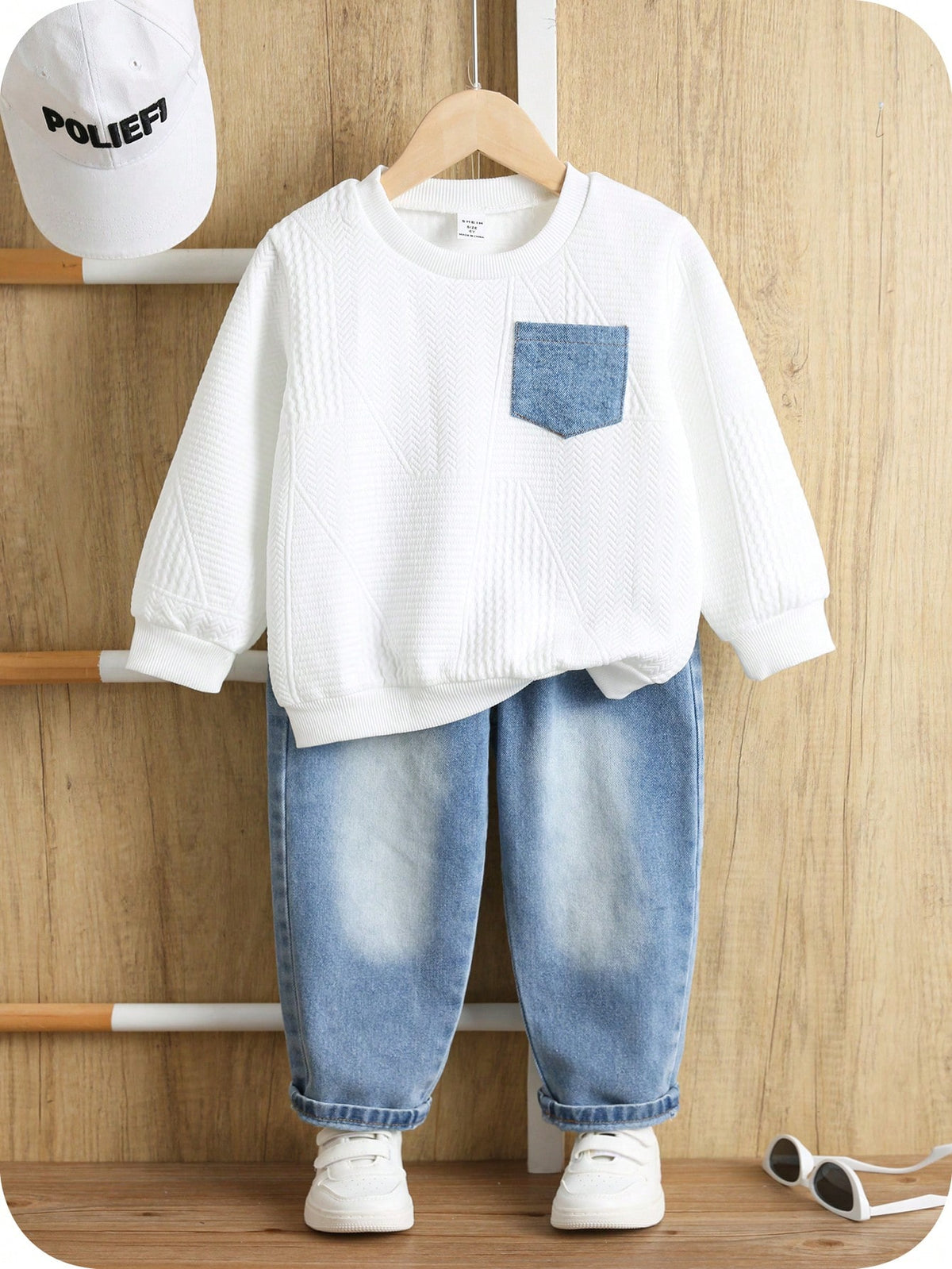 Ensemble sweat d'automne et pantalon en jean bleu Bambinoo x Playful Pals pour garçons