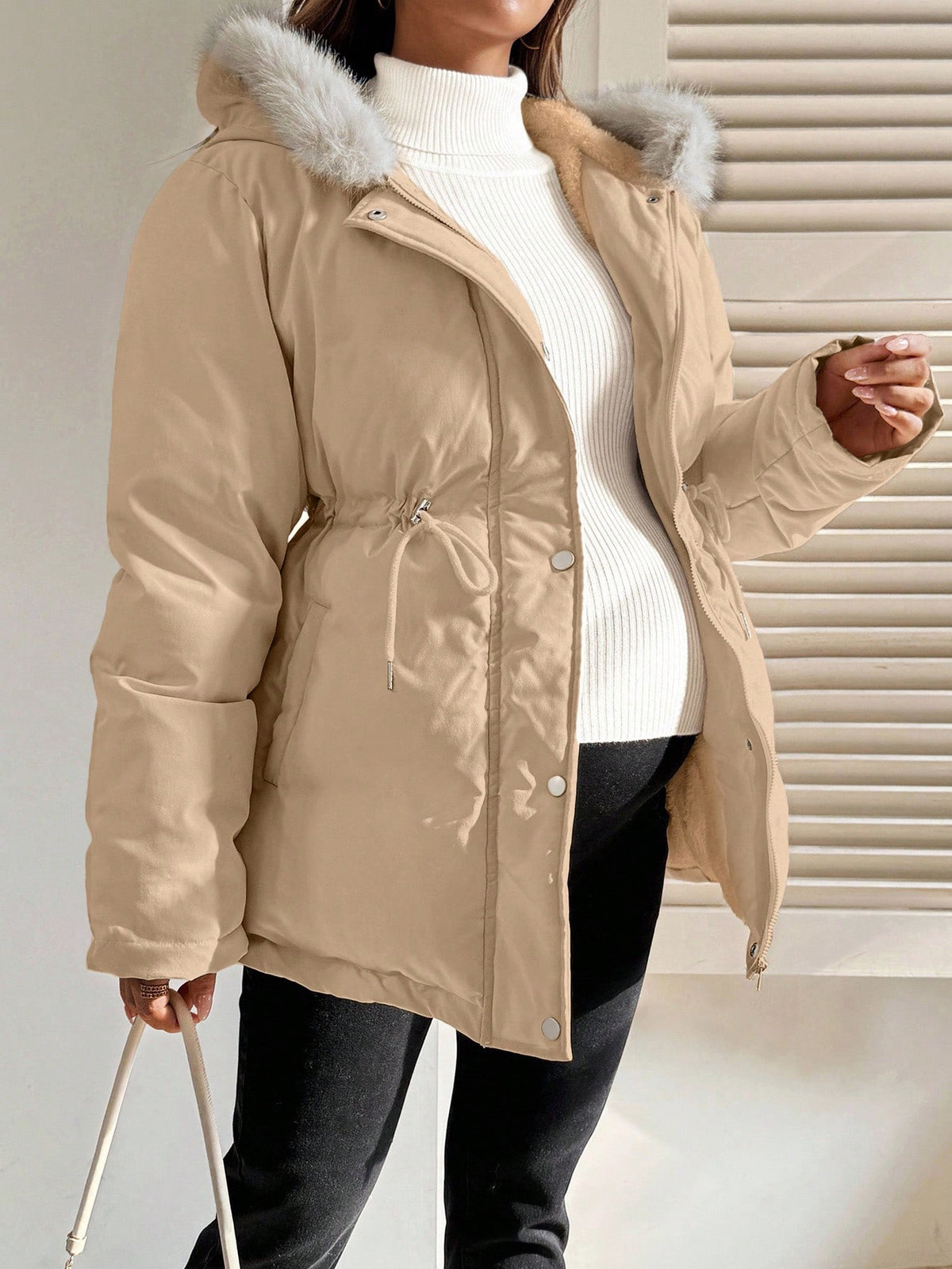 Manteau de maternité kaki matelassé à capuche avec cordon de serrage et doublure thermique