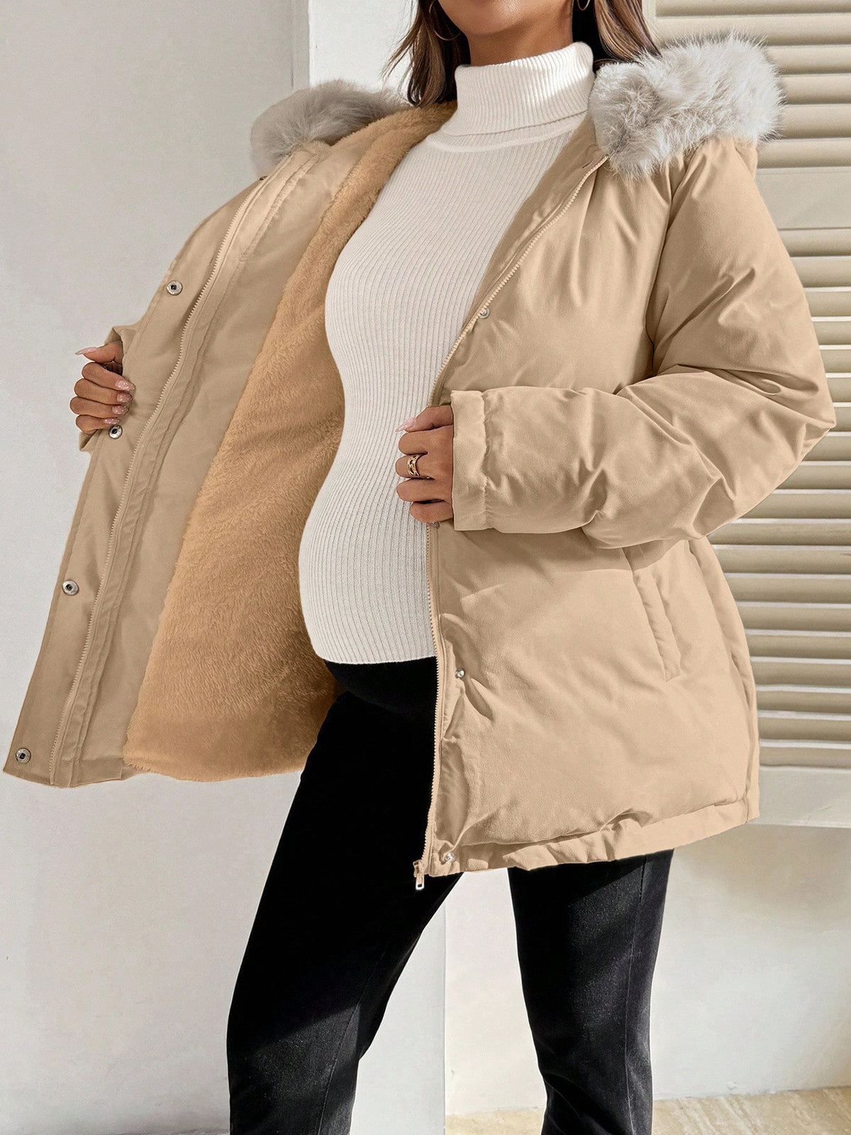 Manteau de maternité kaki matelassé à capuche avec cordon de serrage et doublure thermique