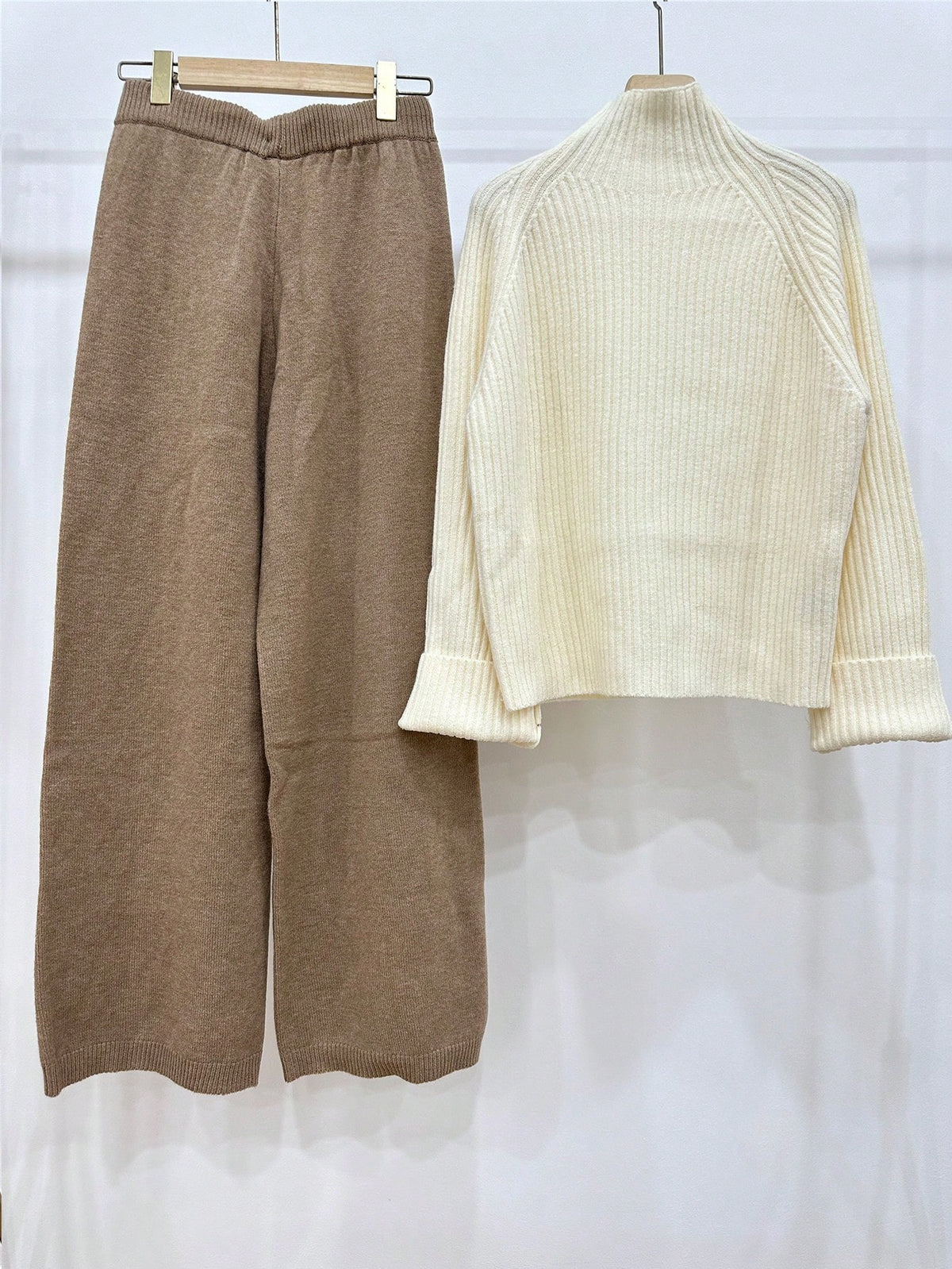 Ensemble pull en tricot côtelé écru et abricot pour femme Chiquease