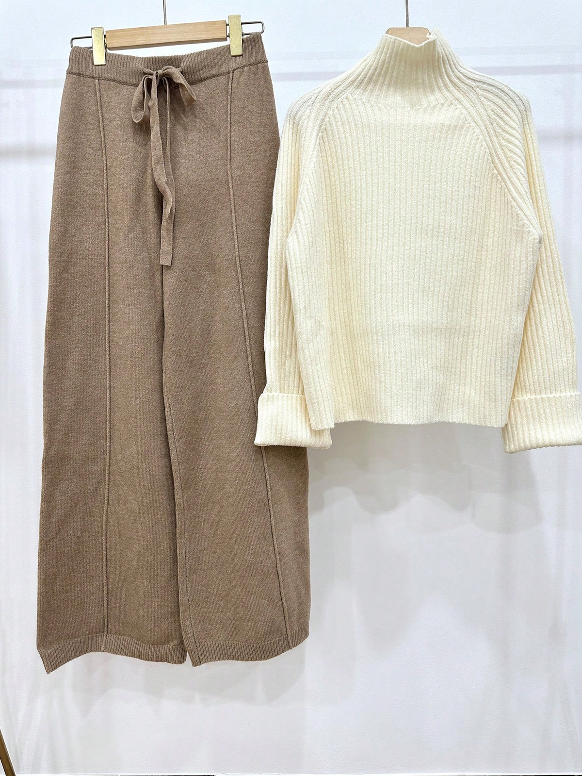 Ensemble pull en tricot côtelé écru et abricot pour femme Chiquease