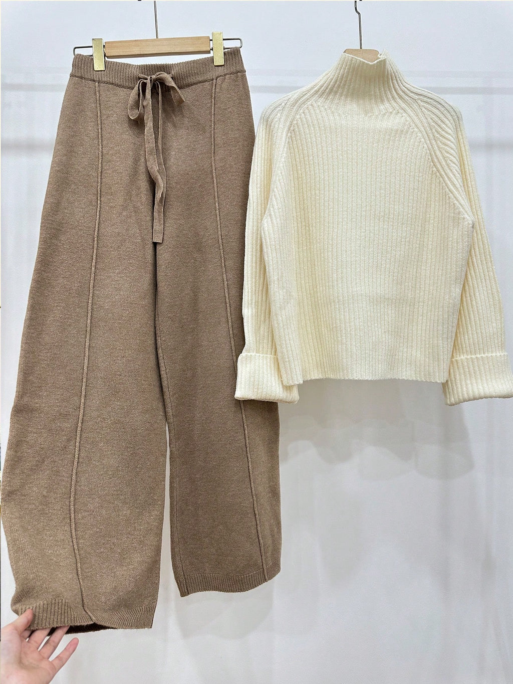 Chiquease Women's Off-White And Apricot Ribbed Knit Sweater Set