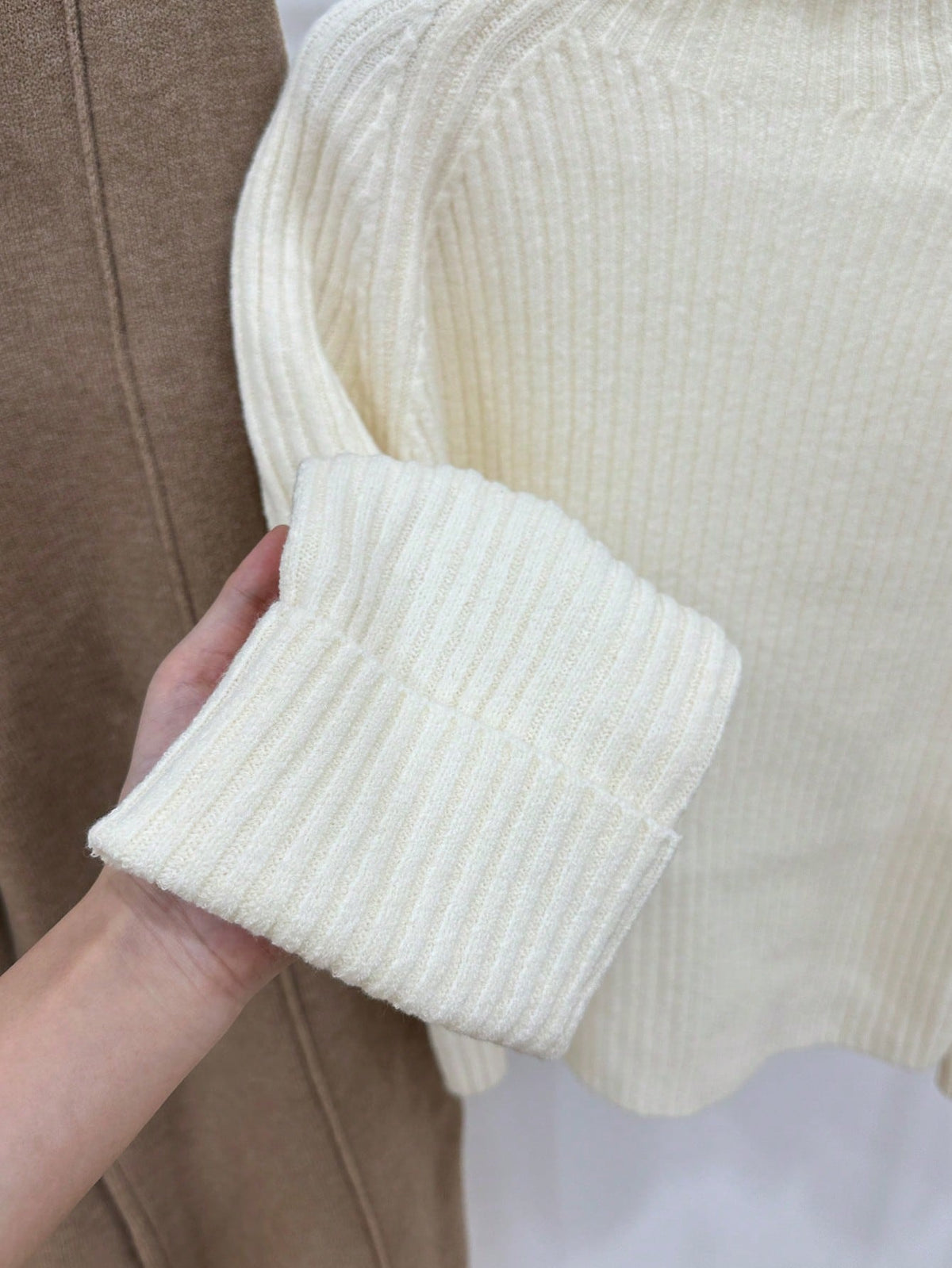 Ensemble pull en tricot côtelé écru et abricot pour femme Chiquease