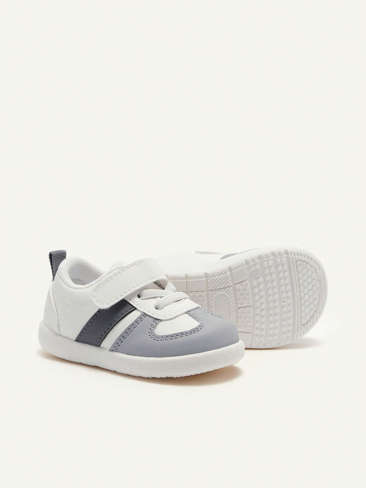 Cozy Pixies Garçons Gris Blanc Classique Simple Chaussures de Sport Bout Rond Confortable Léger Décontracté Étudiants Jouer au Sport Courir Maternelle Porter Toutes Saisons Kaki