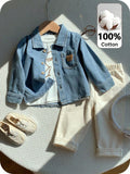 Ensemble veste en jean, t-shirt et pantalon ourson Bambinoo x Playful Pals pour garçons