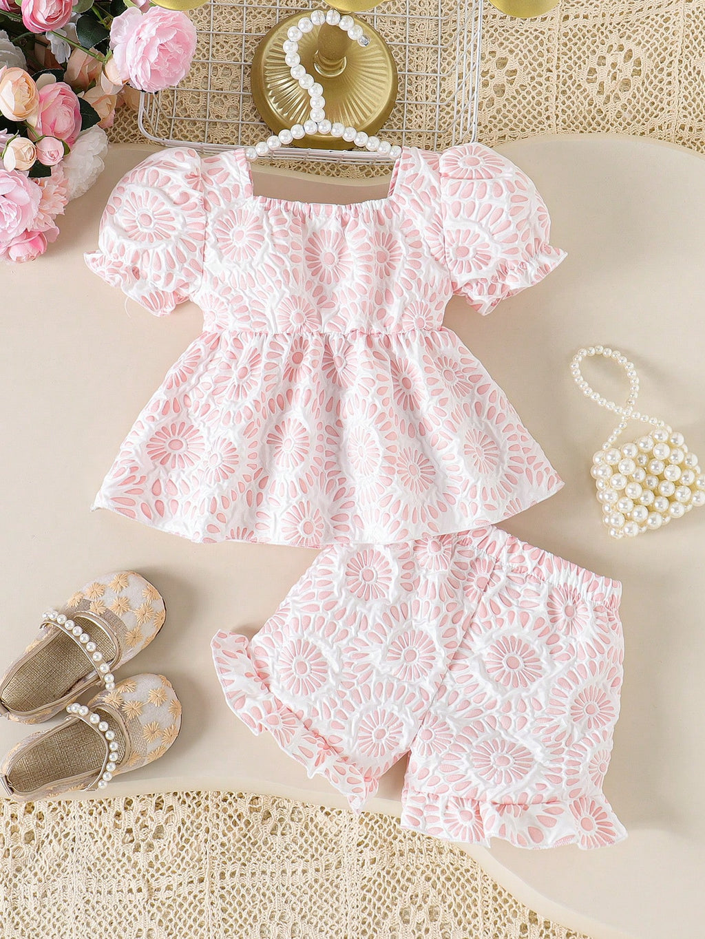 Ensemble 2 pièces T-shirt à manches bouffantes et short à fleurs 3D pour bébé fille SHEIN rose