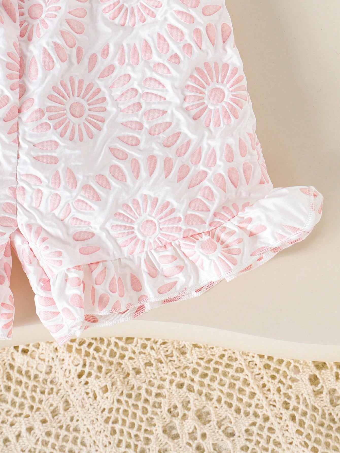 Ensemble 2 pièces T-shirt à manches bouffantes et short à fleurs 3D pour bébé fille SHEIN rose