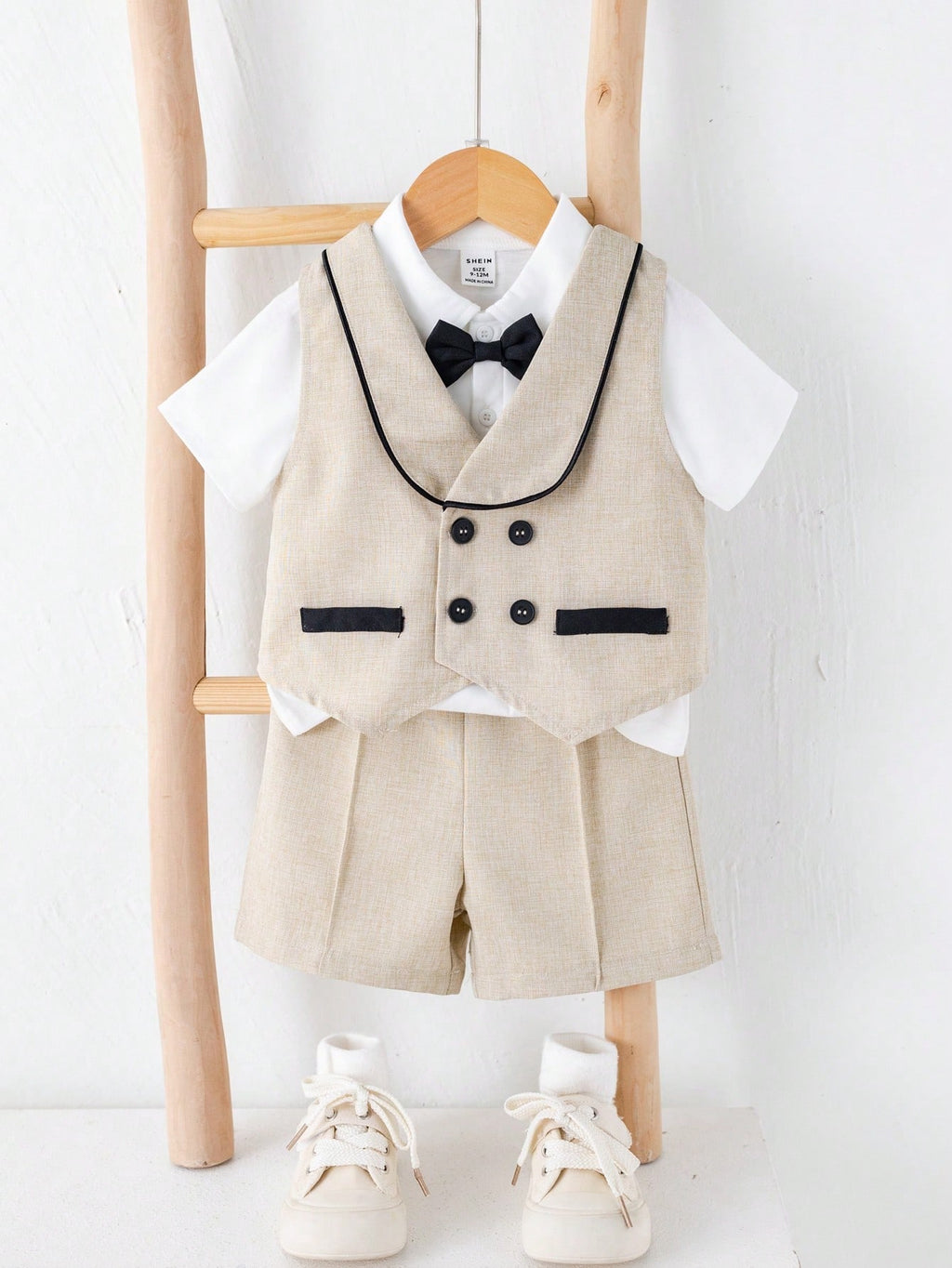 Beige Black Gentleman Suit 3