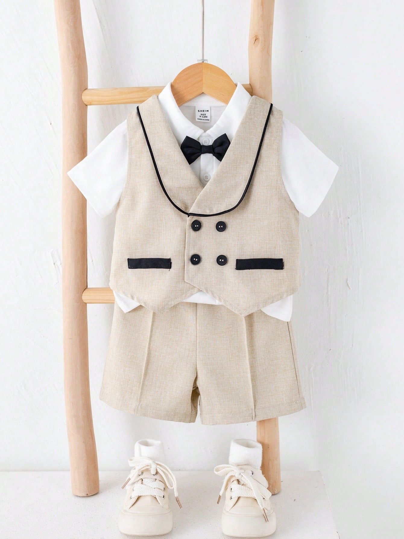 Beige Black Gentleman Suit 3