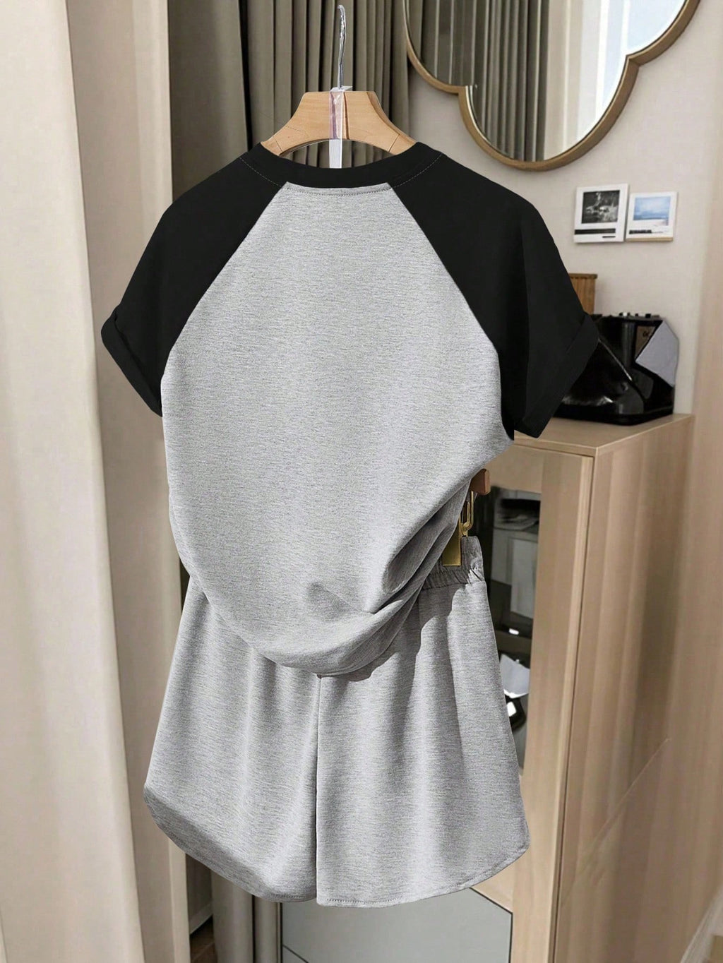 Tween Girl Casual Graphic Graphic Minimalist Grey Contrast Raglan Sleeve Letter Graphic T-Shirt And Shorts Set School Summer Grey