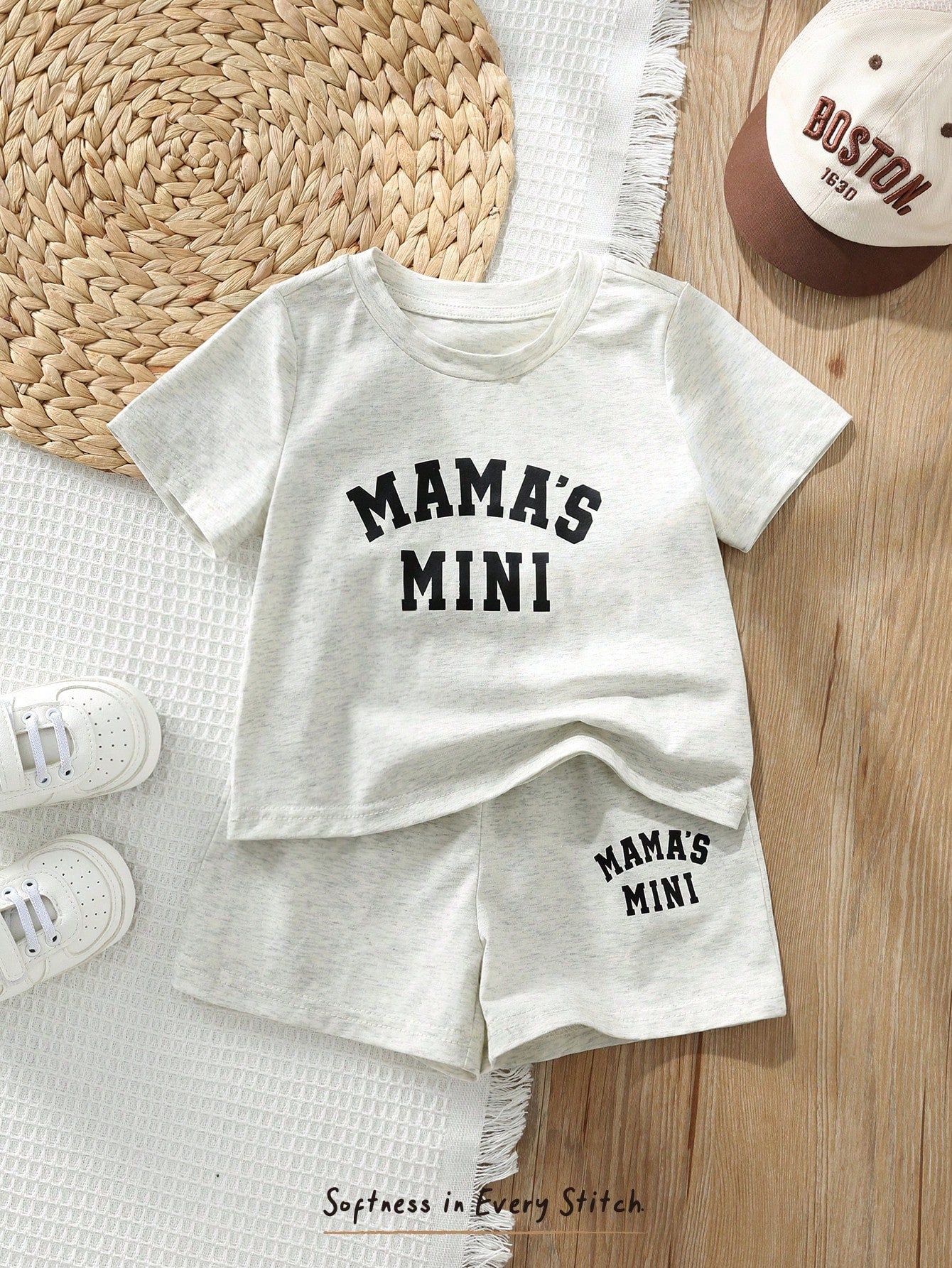 Ensemble 2 pièces unisexe T-shirt et short gris à motif lettres Bambinoo x Cozy Pixies pour bébé