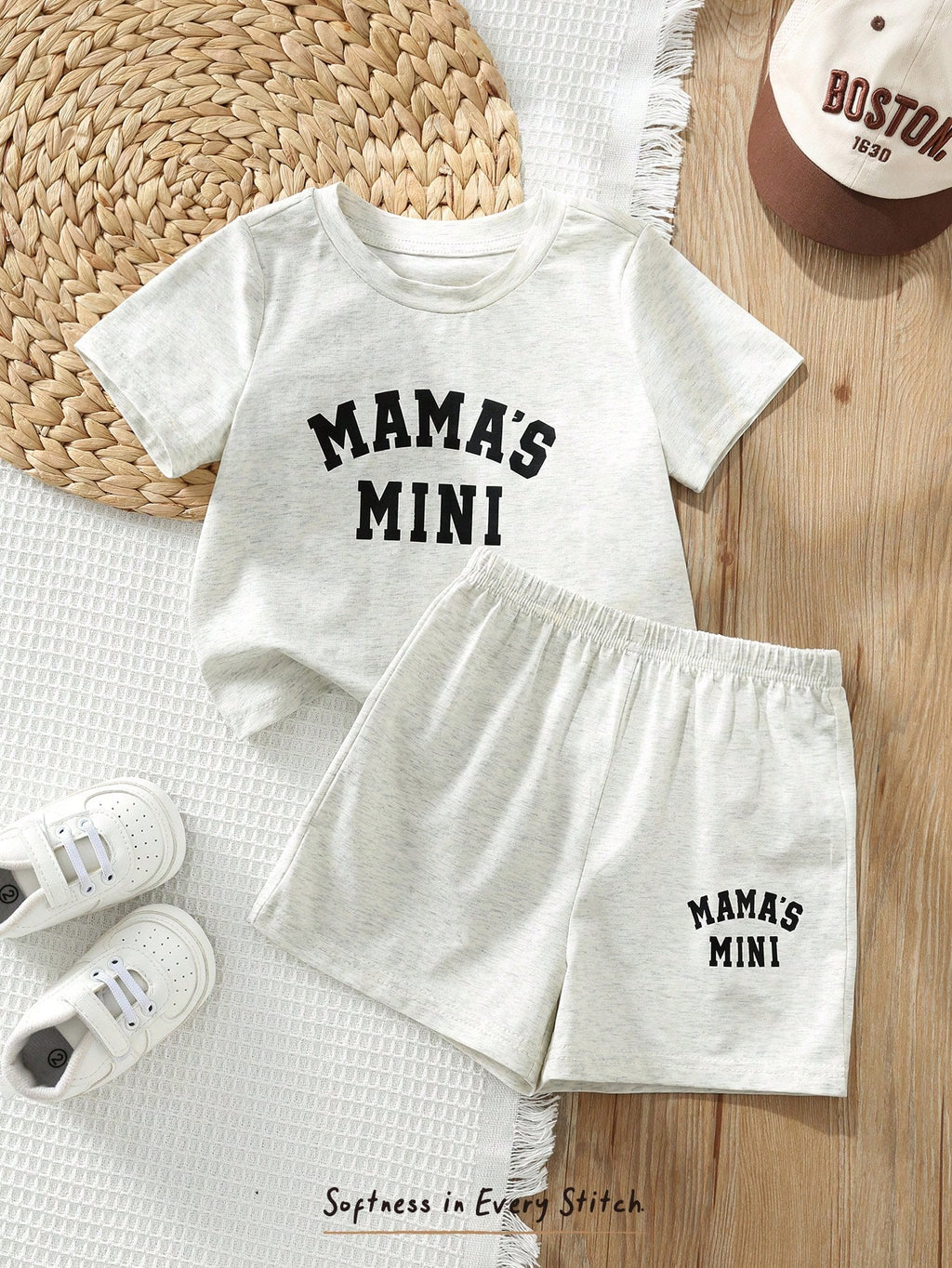 Ensemble 2 pièces unisexe T-shirt et short gris à motif lettres Bambinoo x Cozy Pixies pour bébé