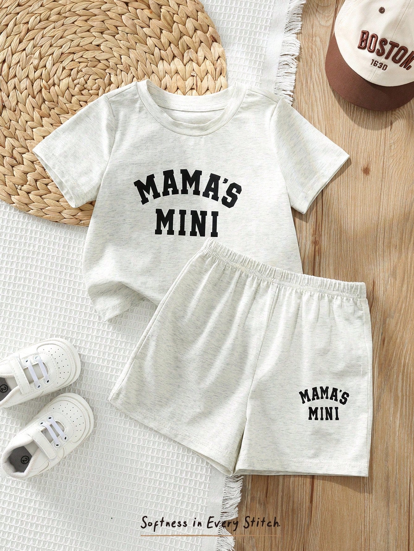 Ensemble 2 pièces unisexe T-shirt et short gris à motif lettres Bambinoo x Cozy Pixies pour bébé